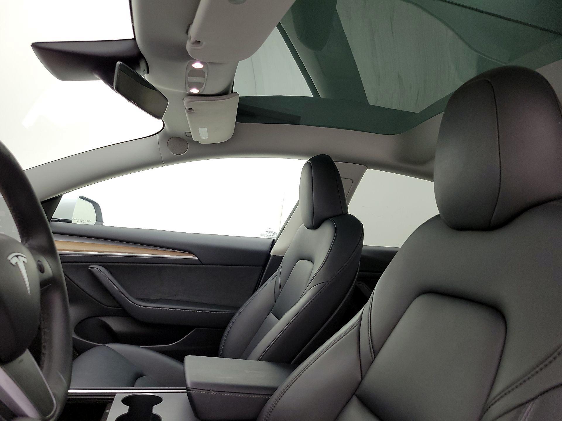 Thumbnail: 2023 Tesla Model 3 - 19