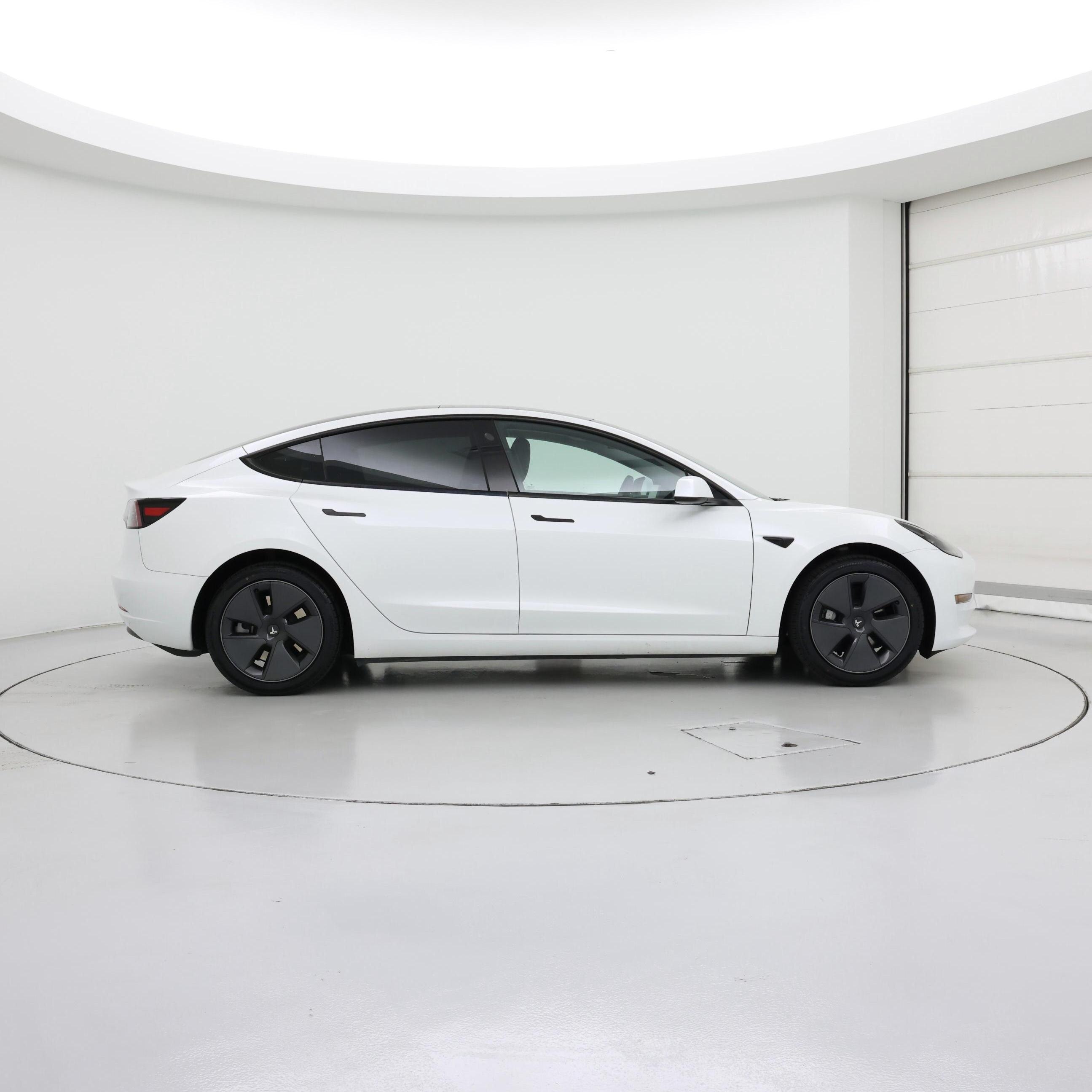 Thumbnail: 2023 Tesla Model 3 - 7