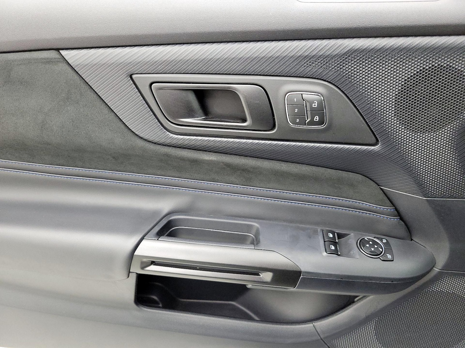 2024 Ford Mustang Dark Horse - Photo 13