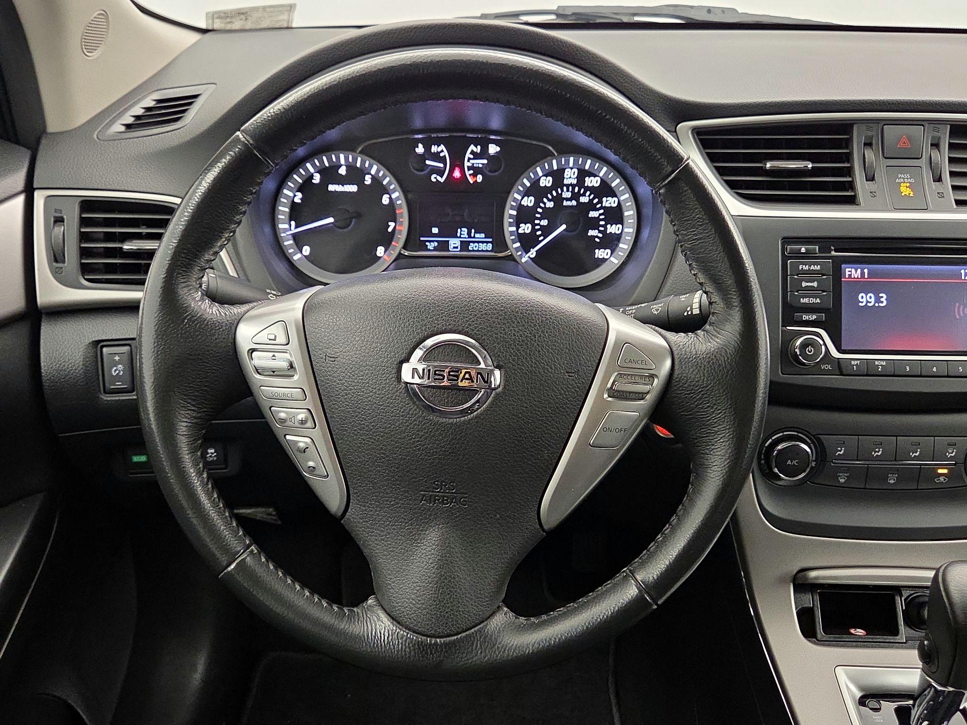 Thumbnail: 2015 Nissan Sentra - 10