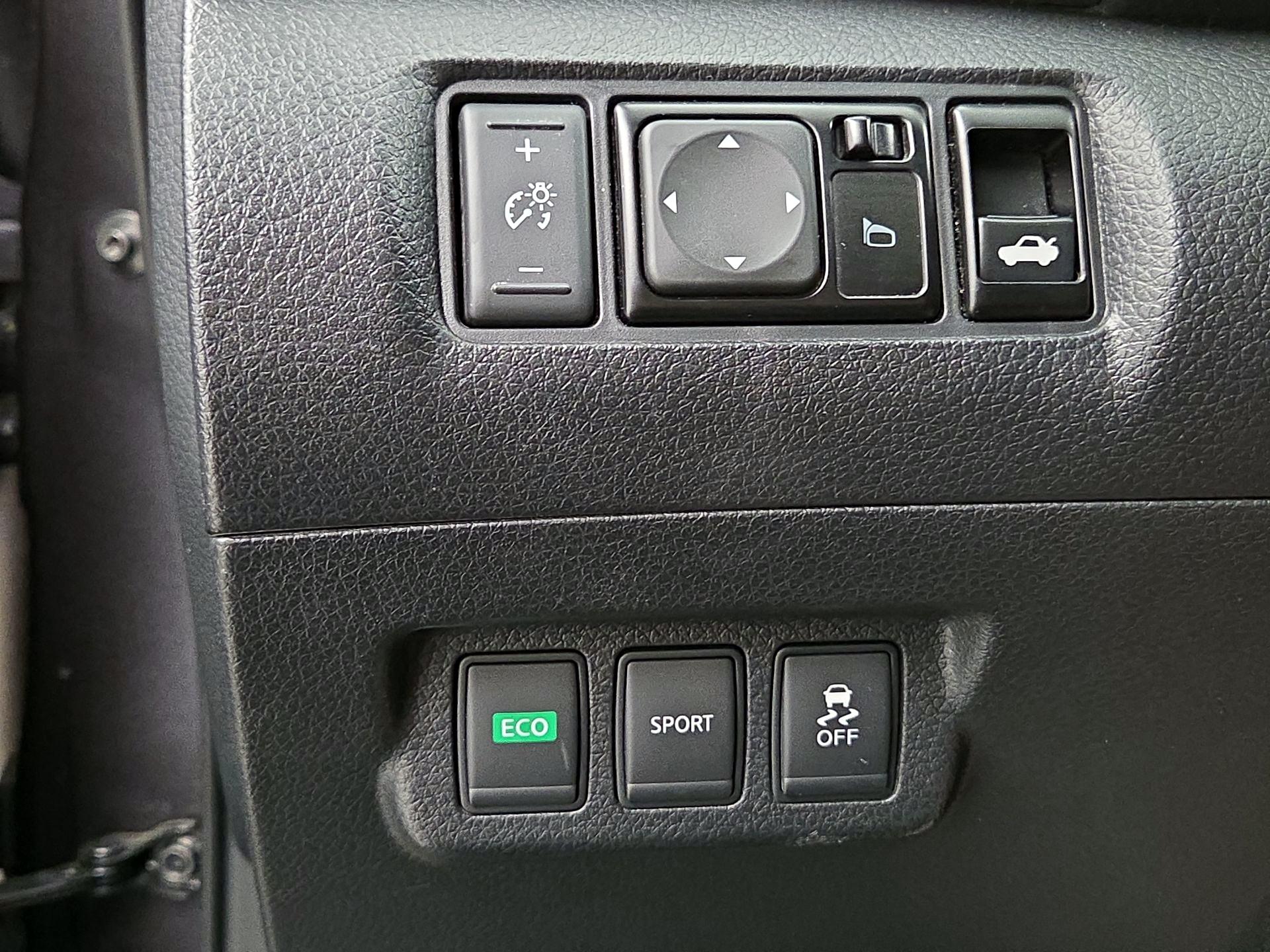Thumbnail: 2015 Nissan Sentra - 13
