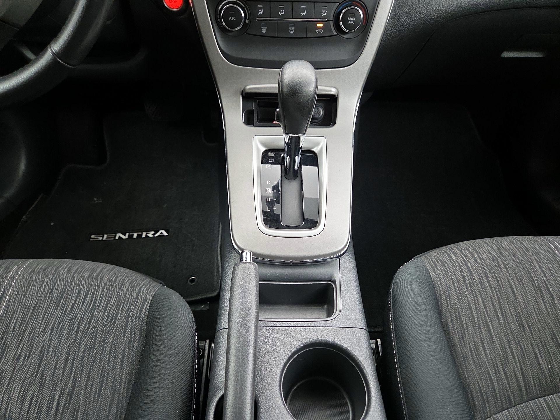 Thumbnail: 2015 Nissan Sentra - 17