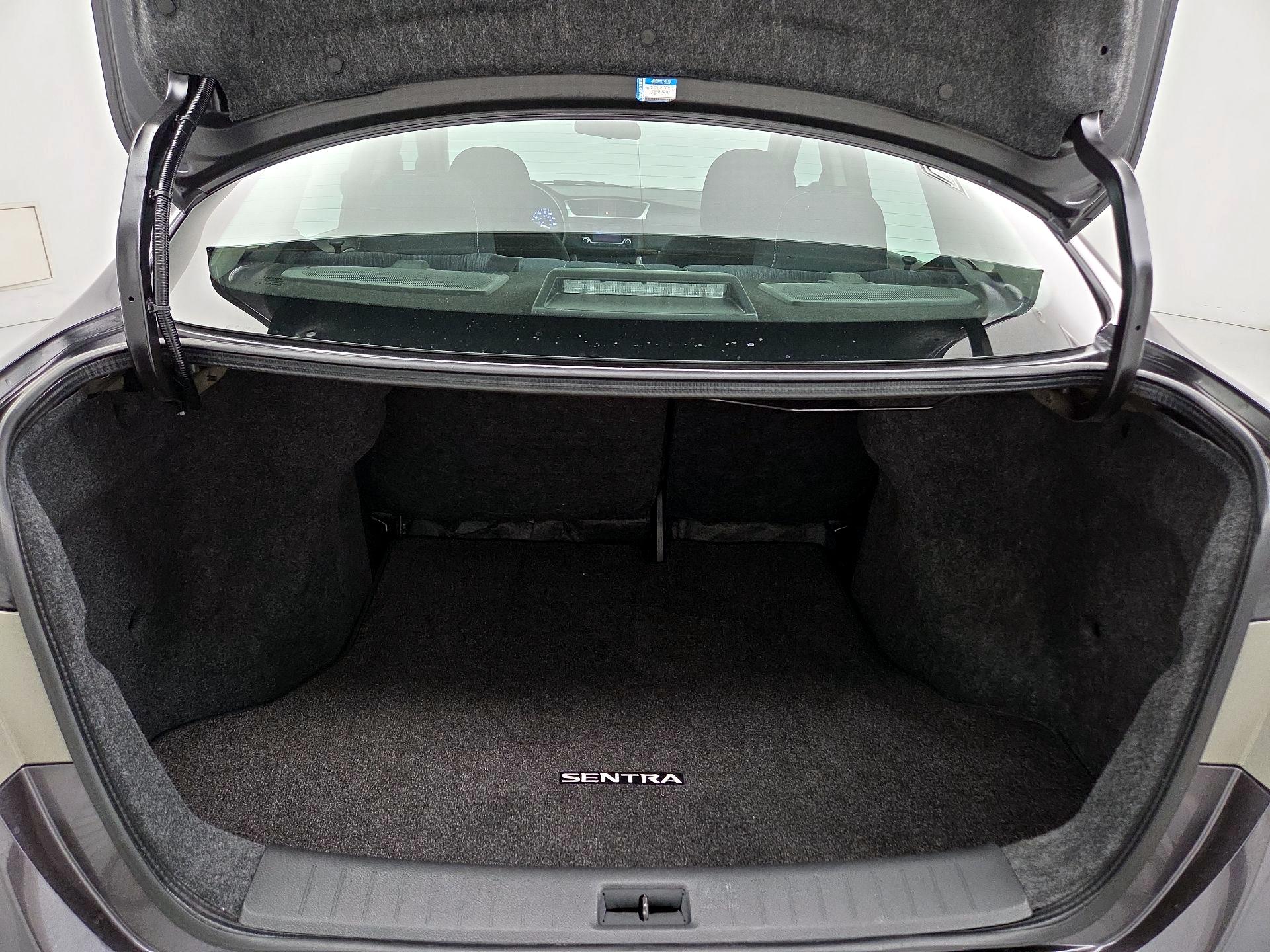 Thumbnail: 2015 Nissan Sentra - 20