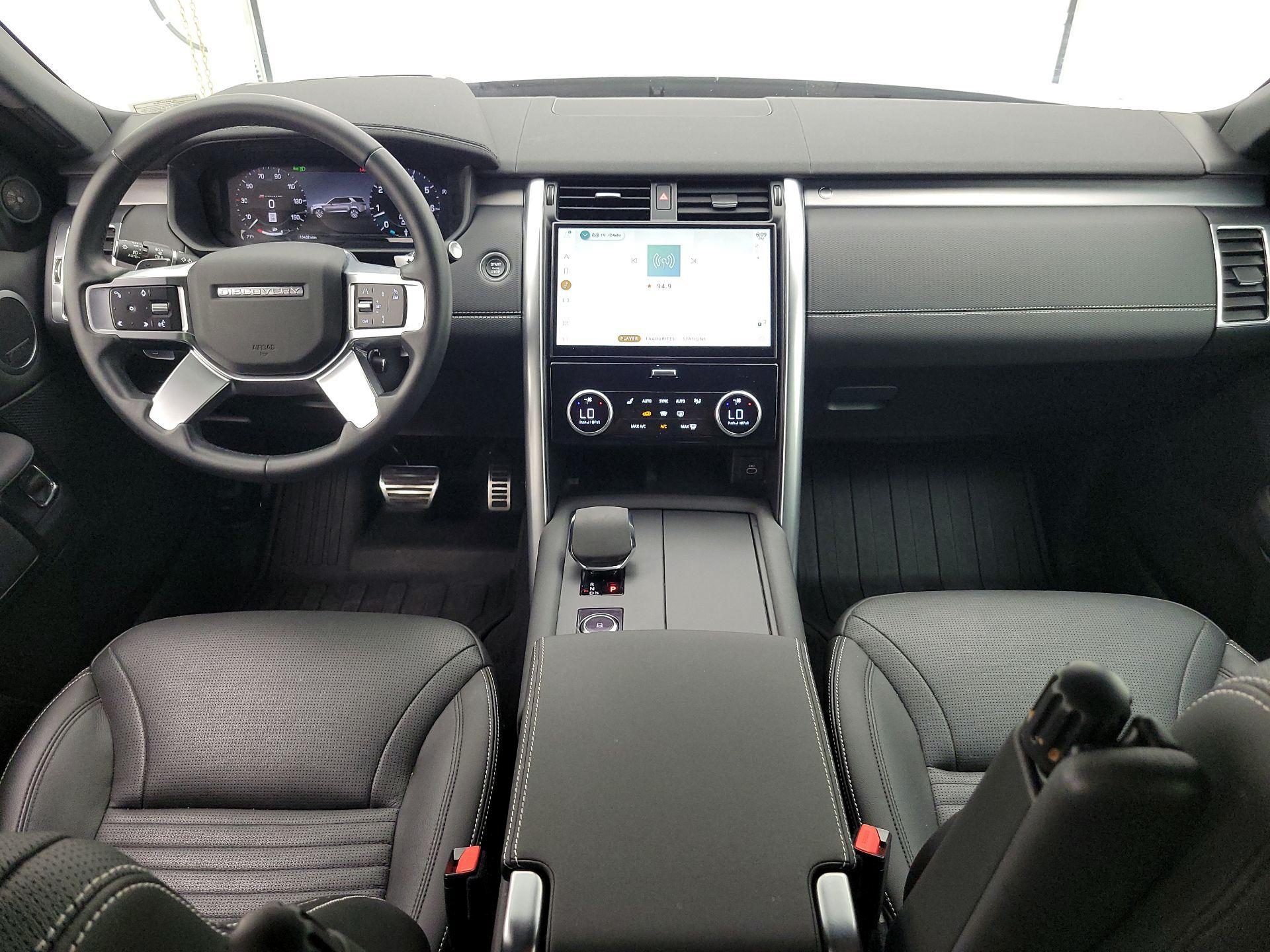 Thumbnail: 2023 Land Rover Discovery - 9