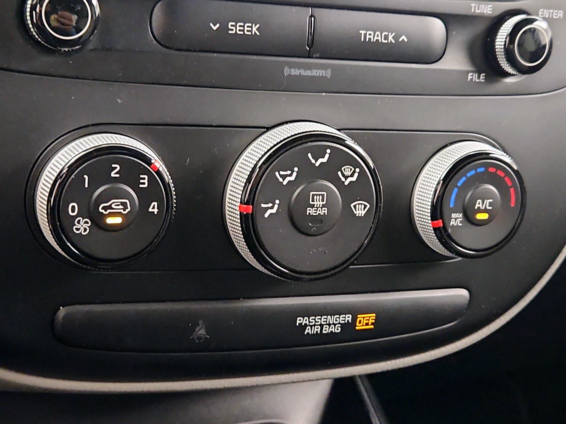 Thumbnail: 2019 Kia Soul - 16
