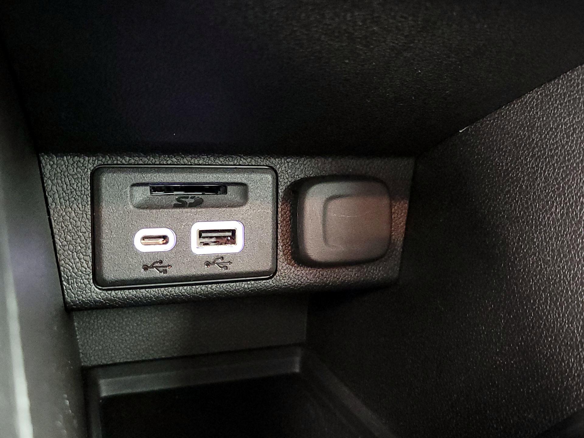 Thumbnail: 2023 Chevrolet Bolt EV - 18