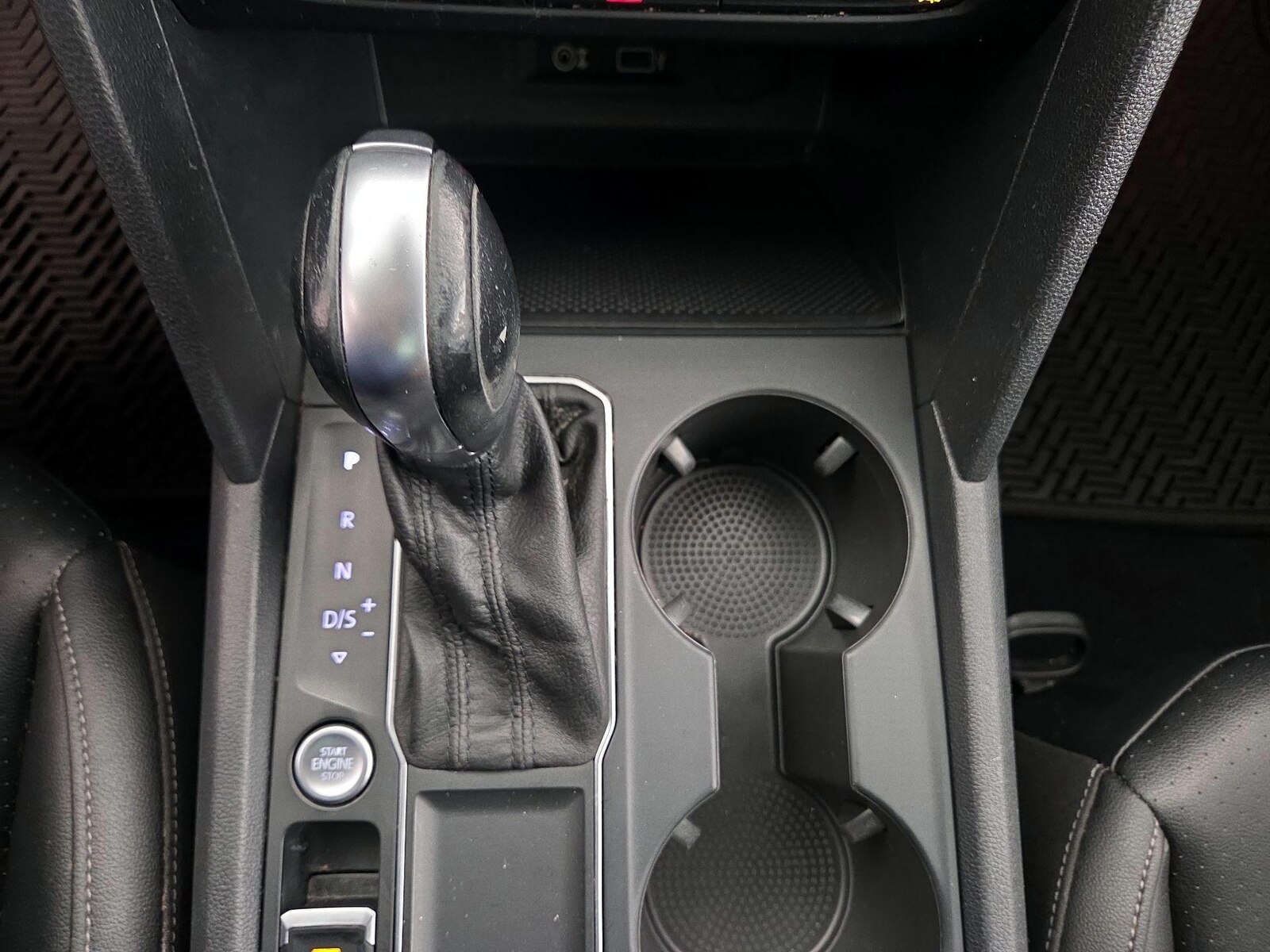 2019 Volkswagen Atlas SE R-Line w/Tech - Photo 18