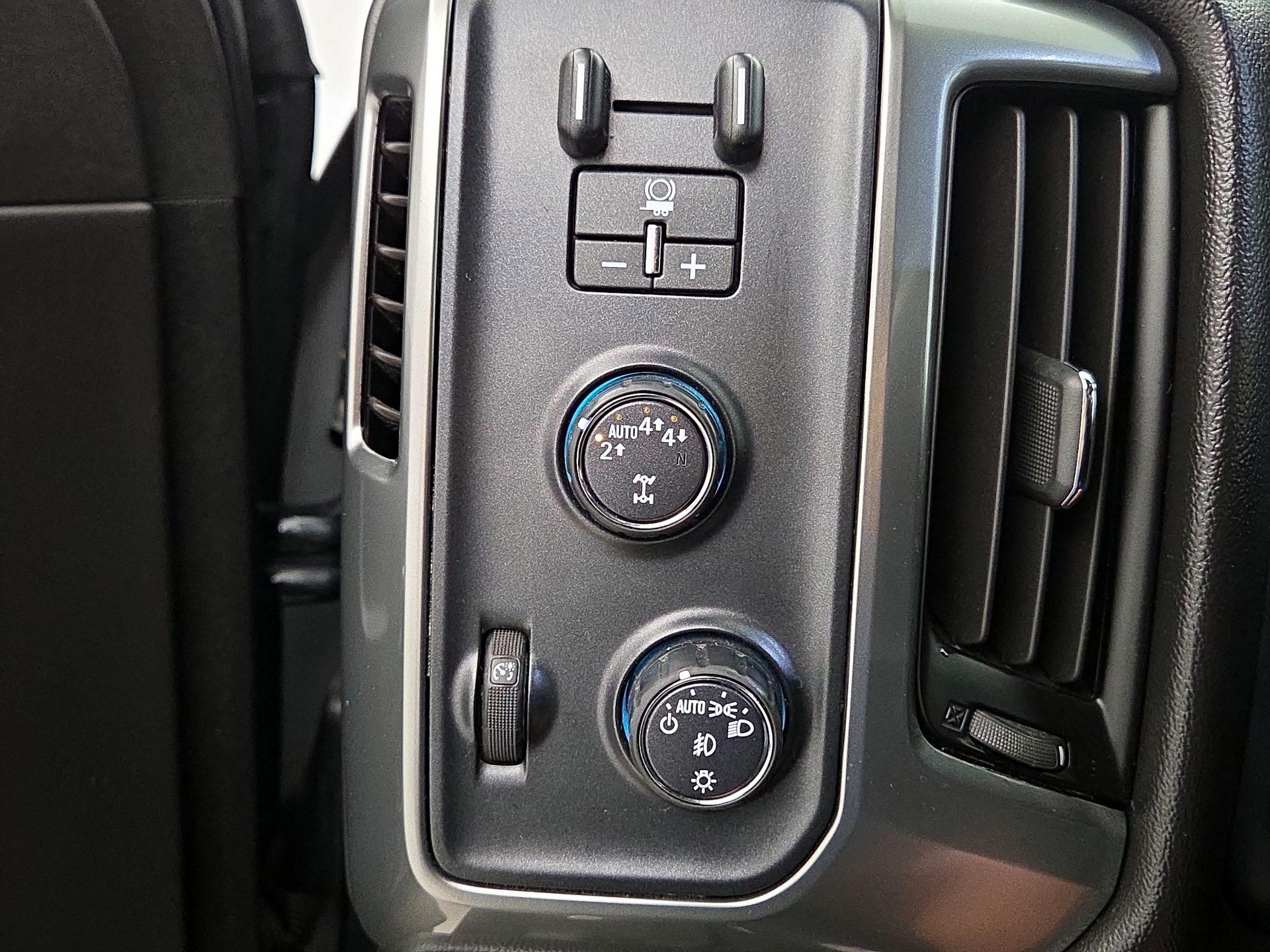 Thumbnail: 2019 Chevrolet Silverado 1500 - 13