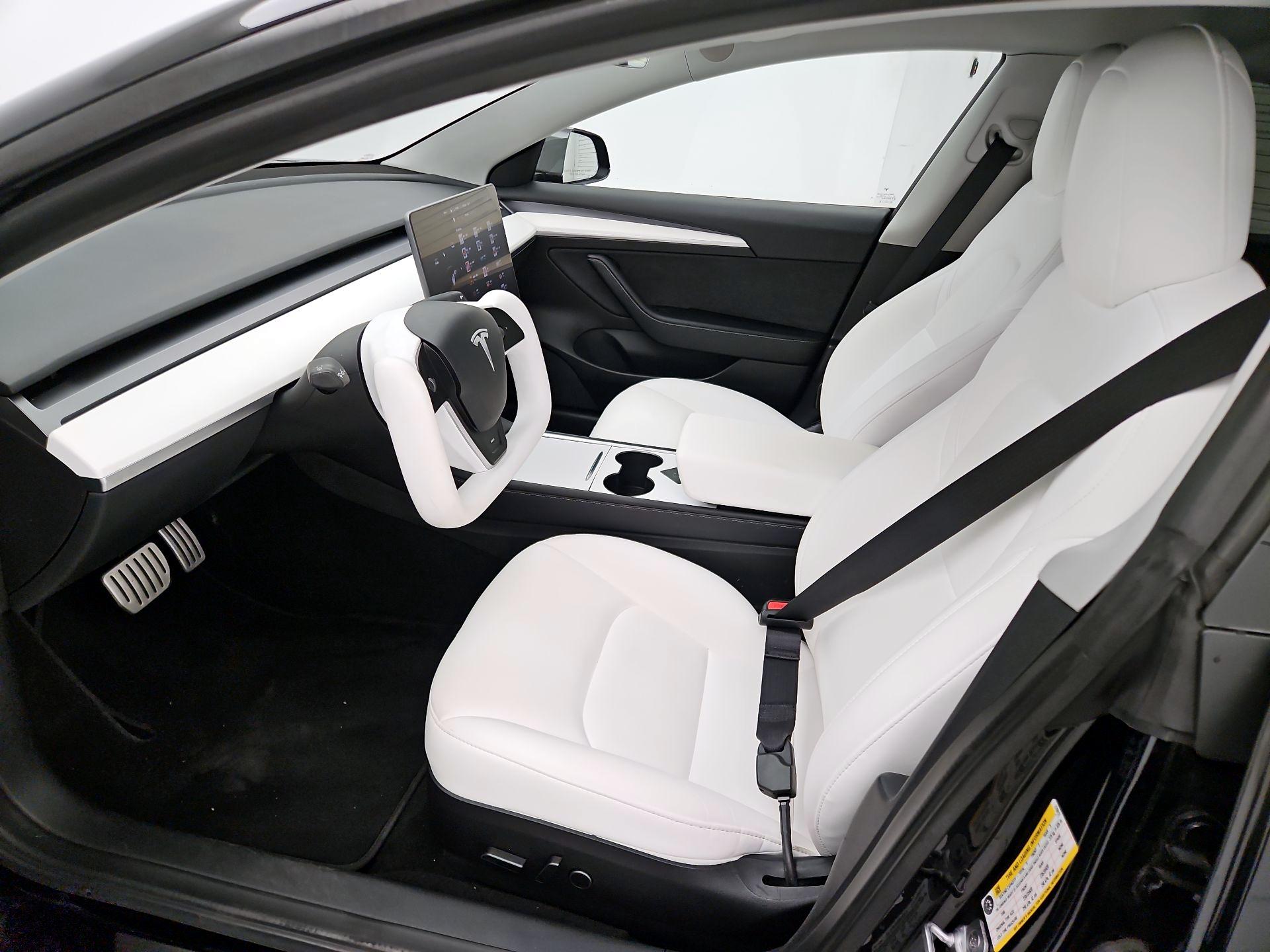 Thumbnail: 2022 Tesla Model 3 - 11