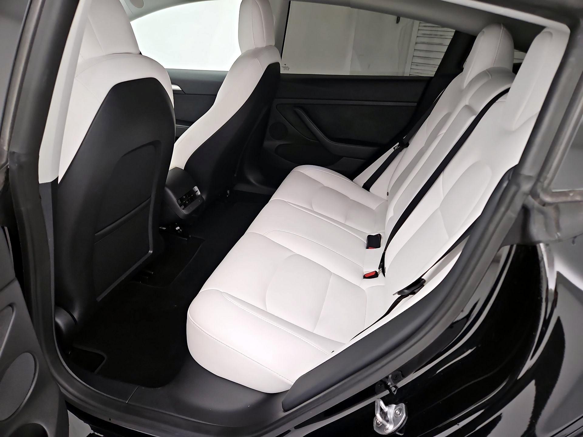 Thumbnail: 2022 Tesla Model 3 - 18