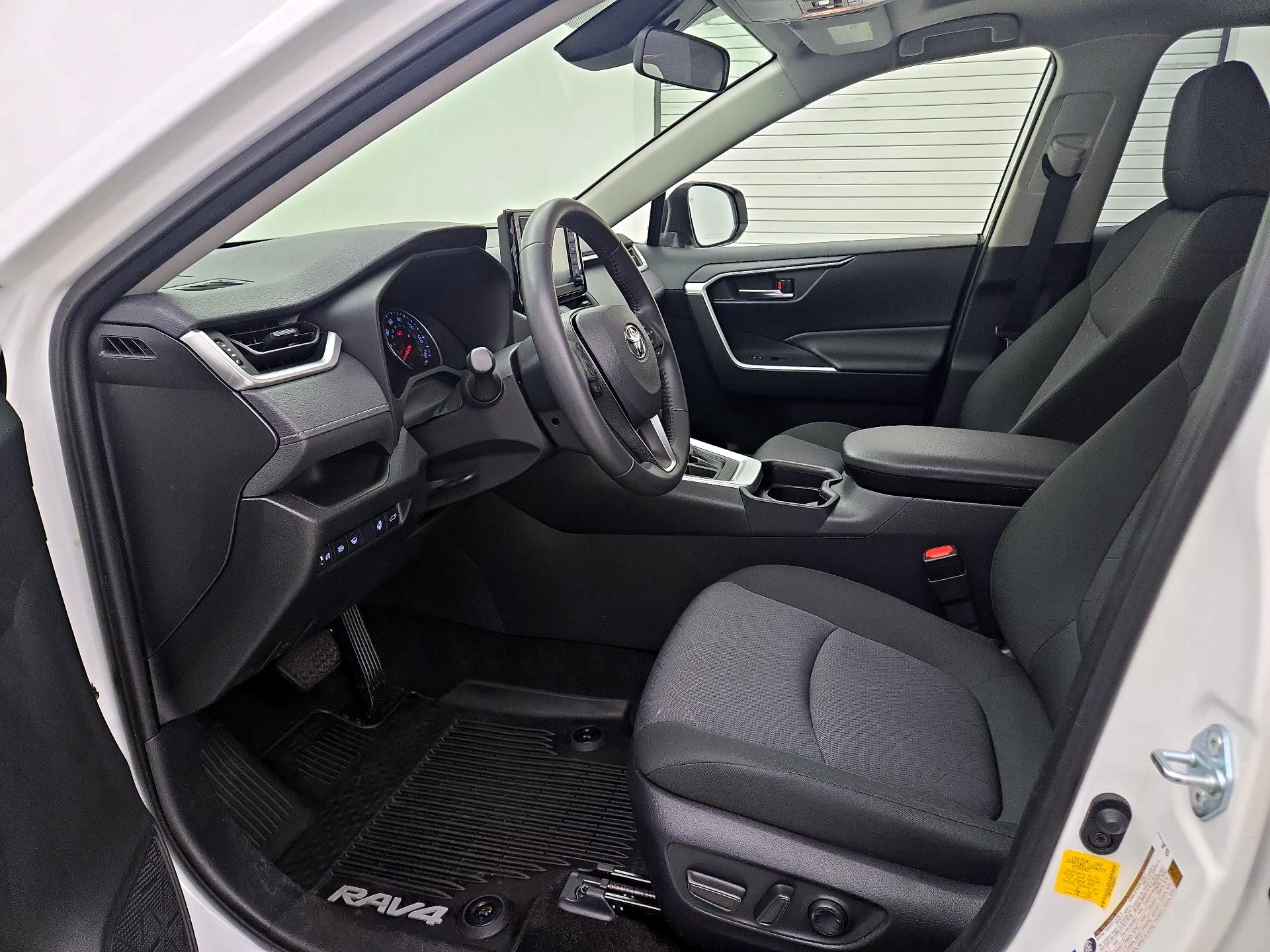 Thumbnail: 2019 Toyota RAV4 - 11