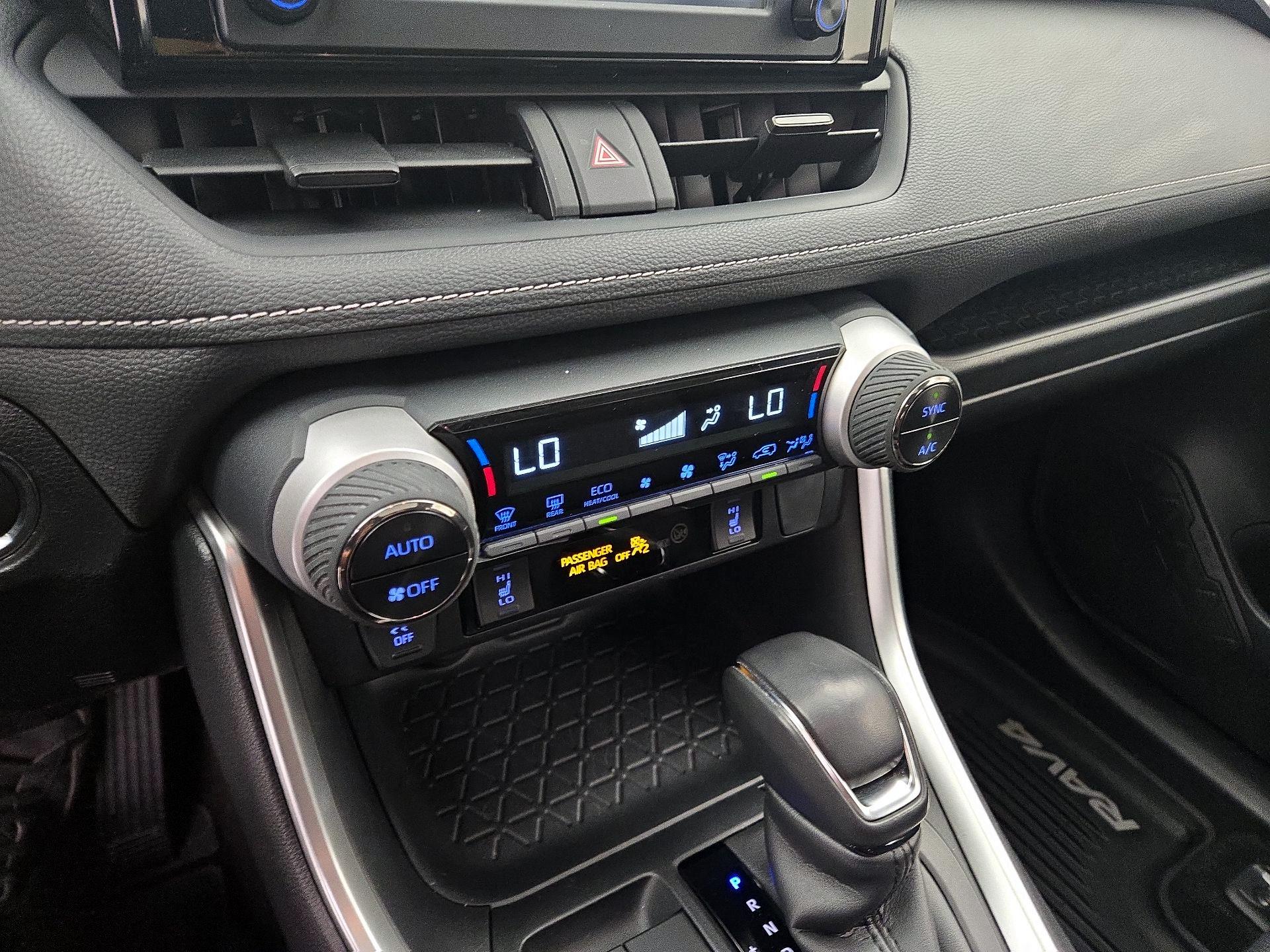 Thumbnail: 2019 Toyota RAV4 - 15