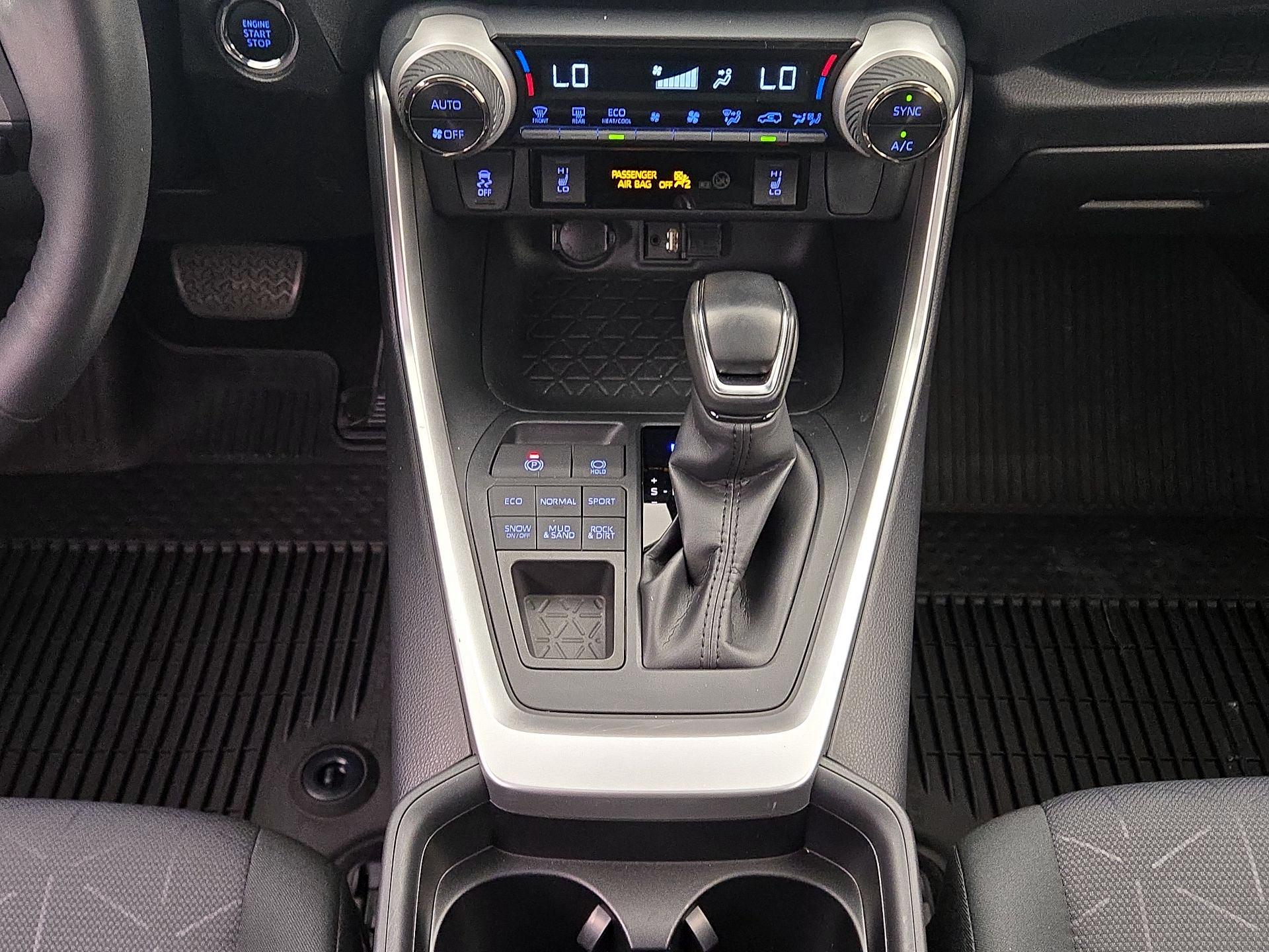 Thumbnail: 2019 Toyota RAV4 - 16