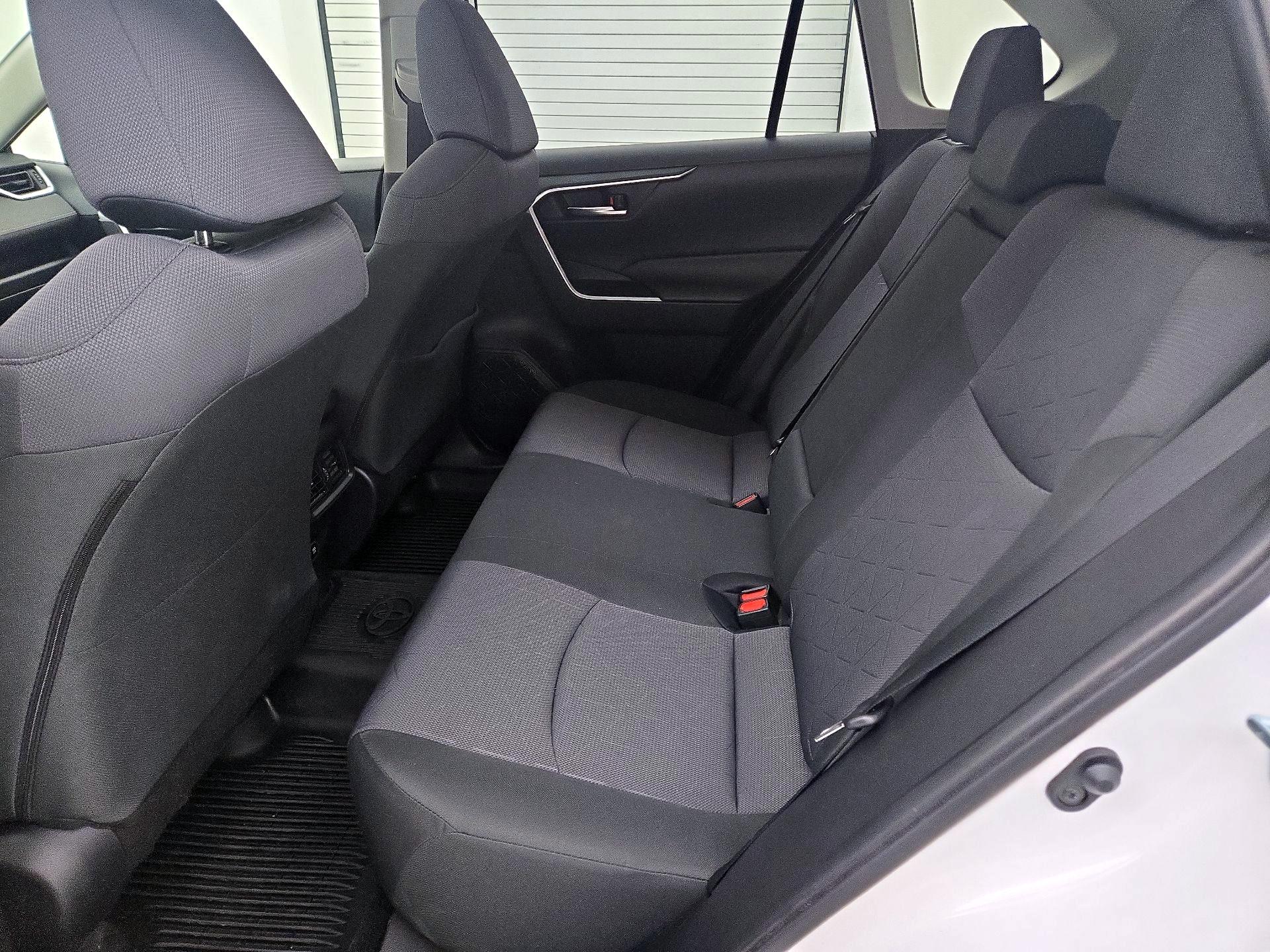 Thumbnail: 2019 Toyota RAV4 - 19