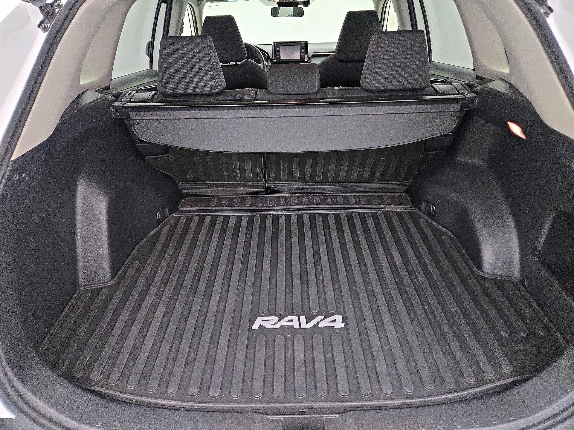 Thumbnail: 2019 Toyota RAV4 - 20