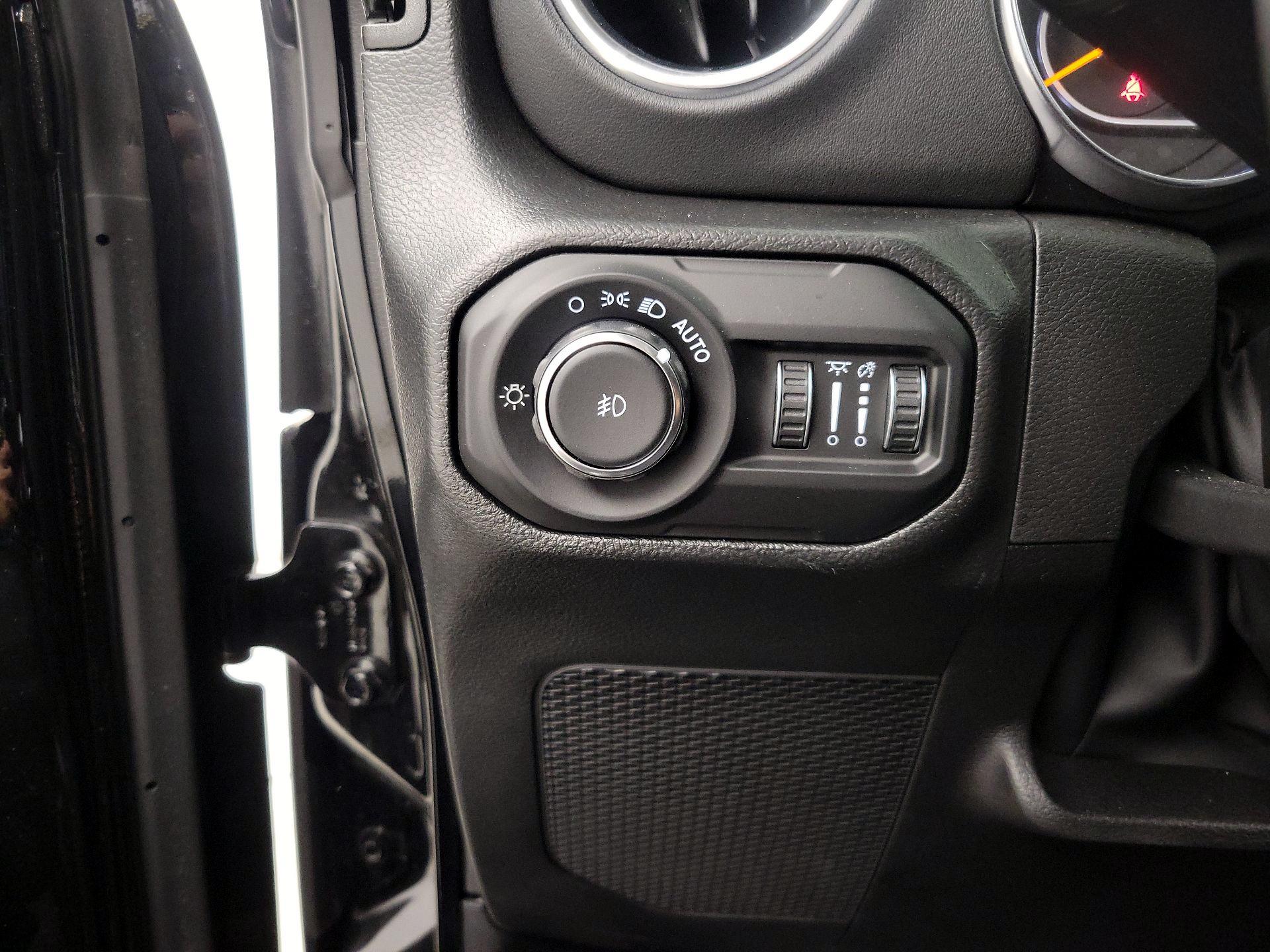 Thumbnail: 2022 Jeep Wrangler - 13