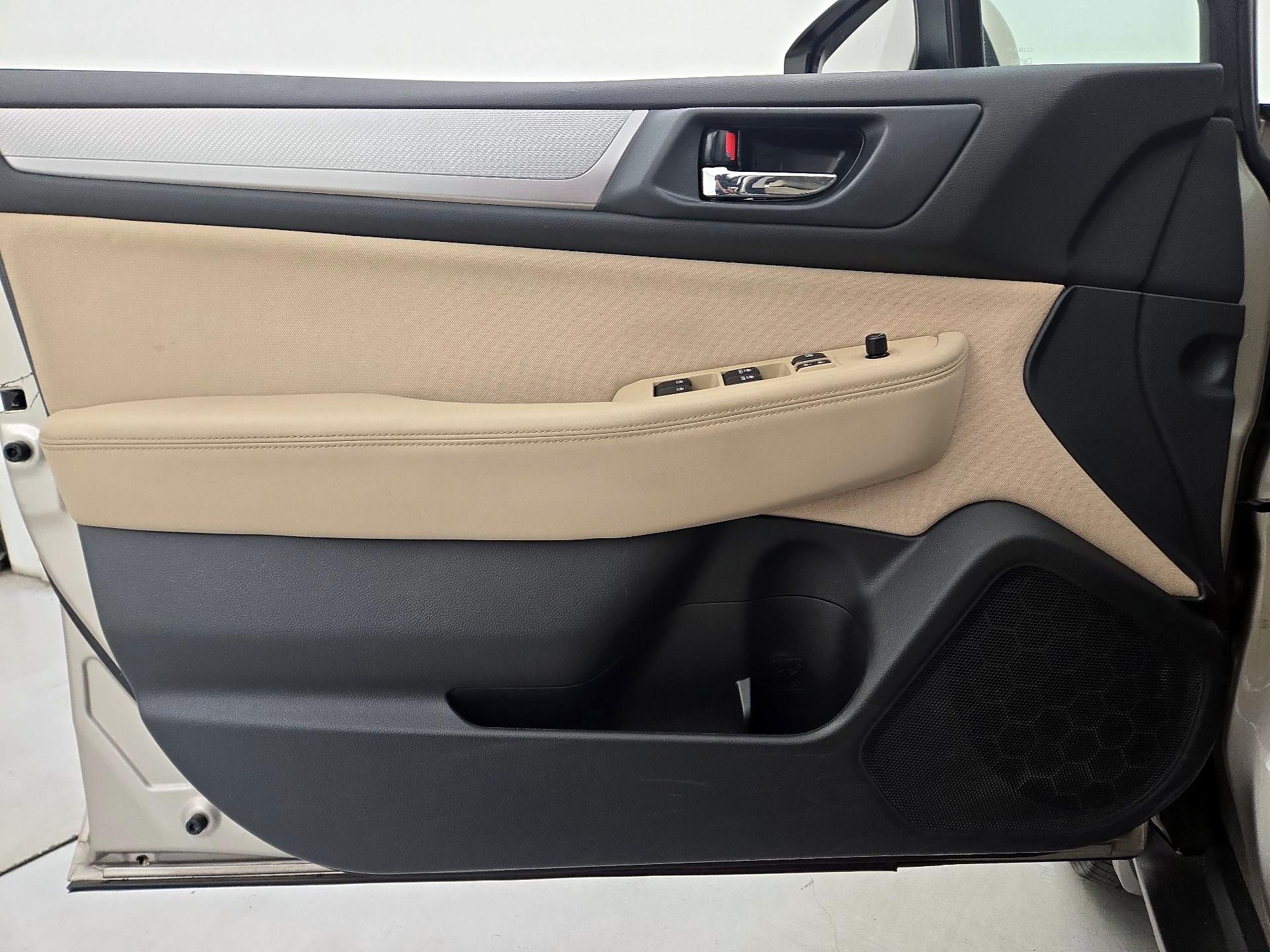 Thumbnail: 2015 Subaru Outback - 12