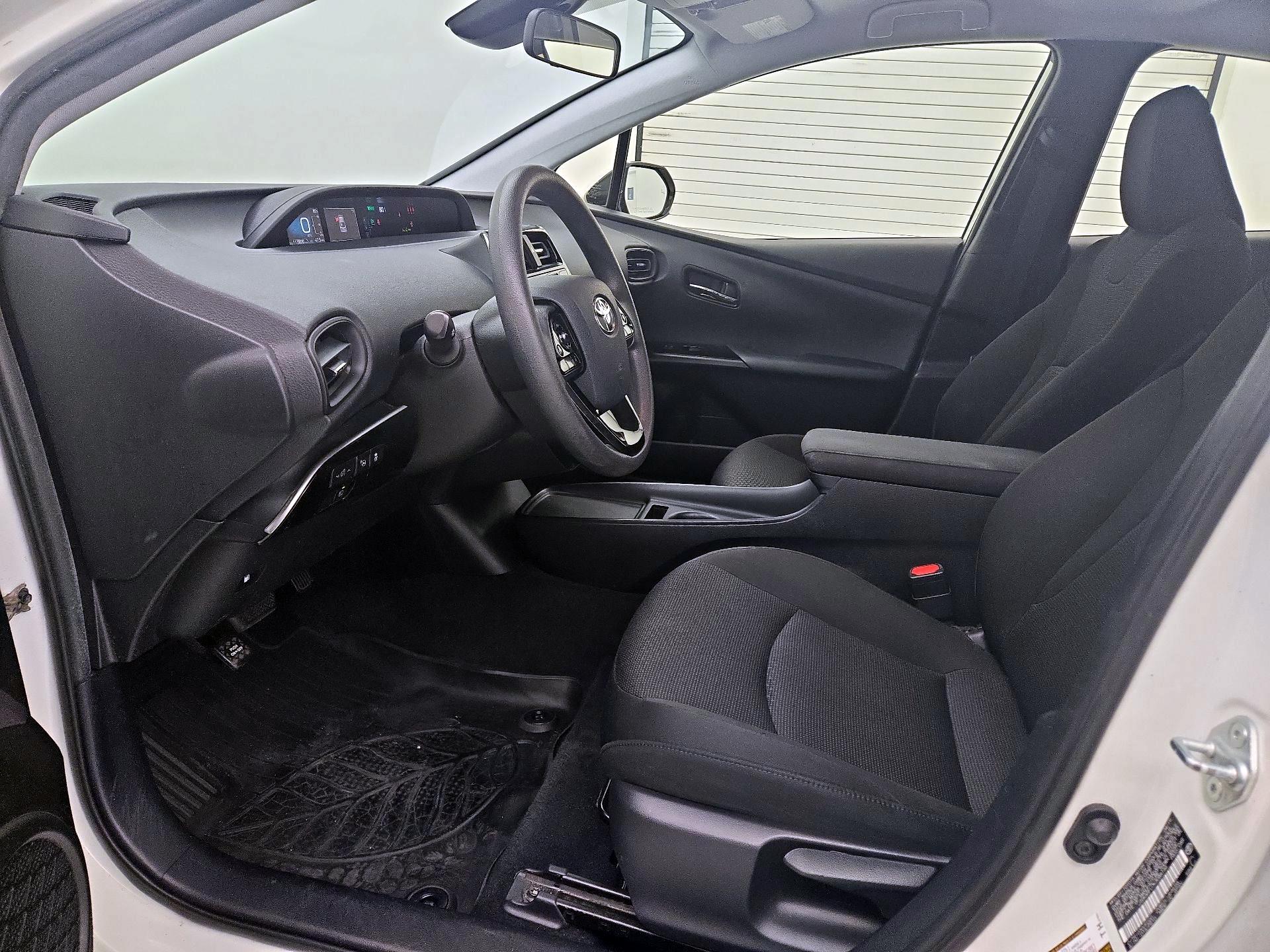 Thumbnail: 2019 Toyota Prius - 11