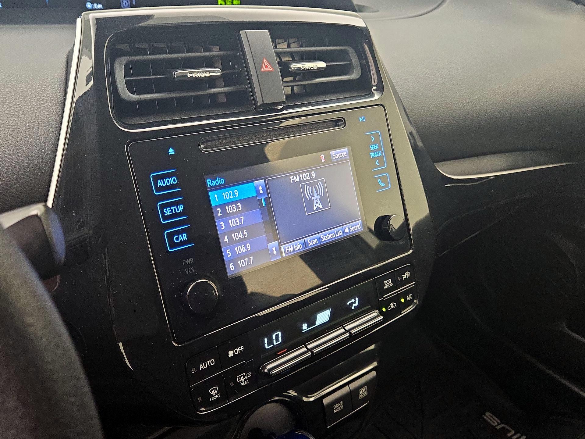 Thumbnail: 2019 Toyota Prius - 14