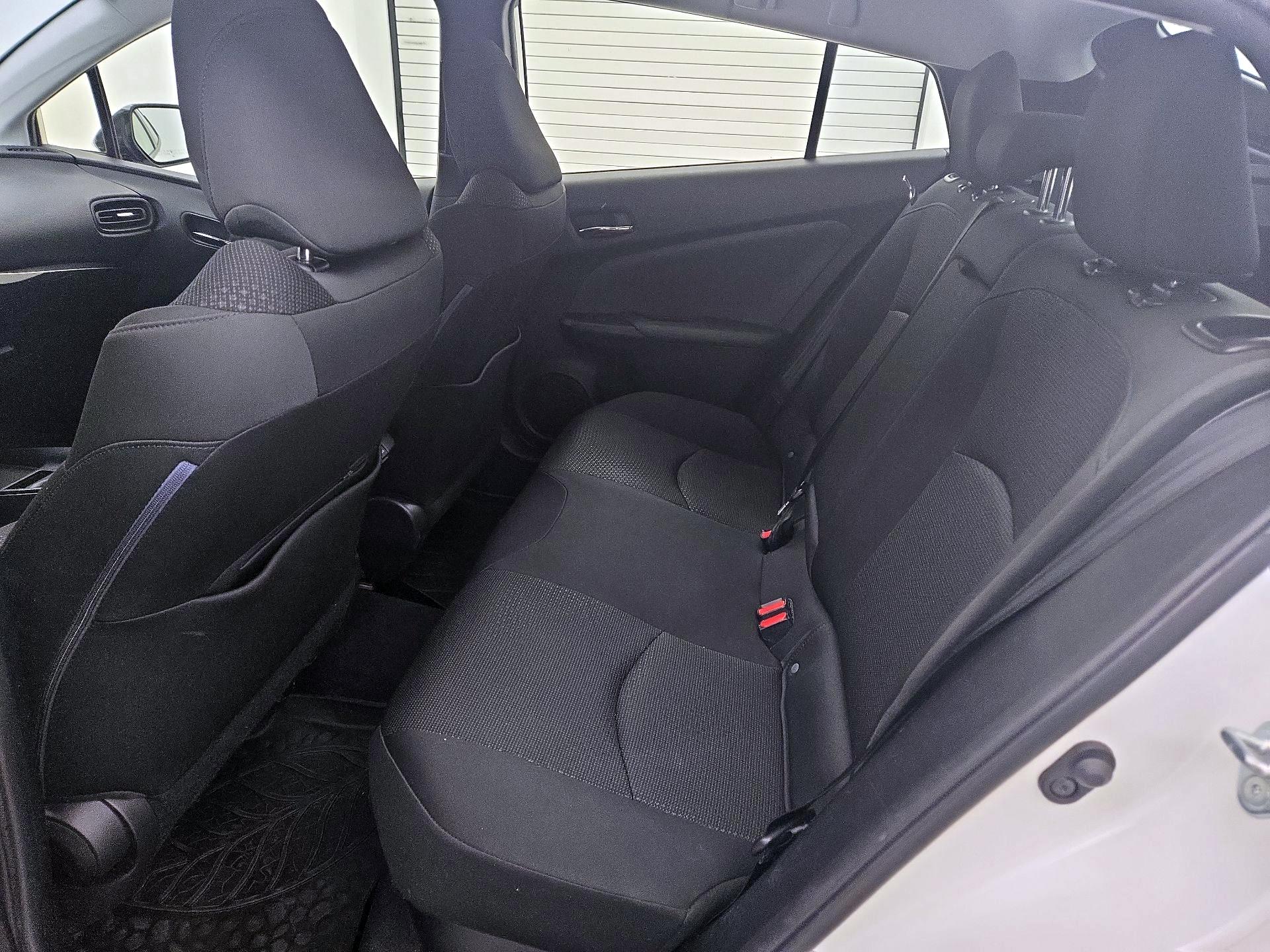 Thumbnail: 2019 Toyota Prius - 17