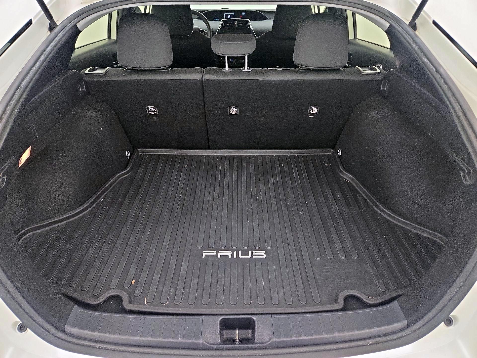 Thumbnail: 2019 Toyota Prius - 18