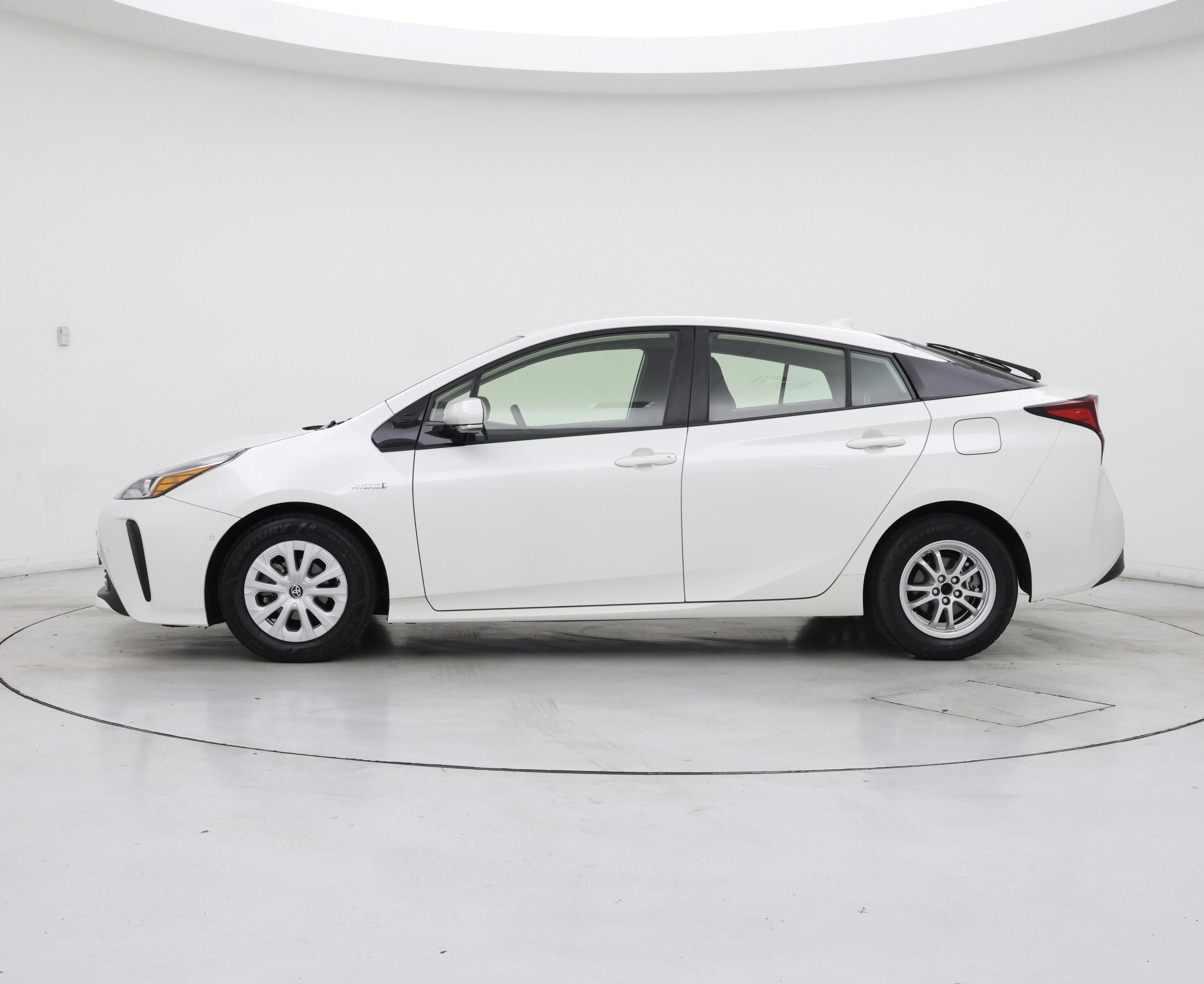 Thumbnail: 2019 Toyota Prius - 3