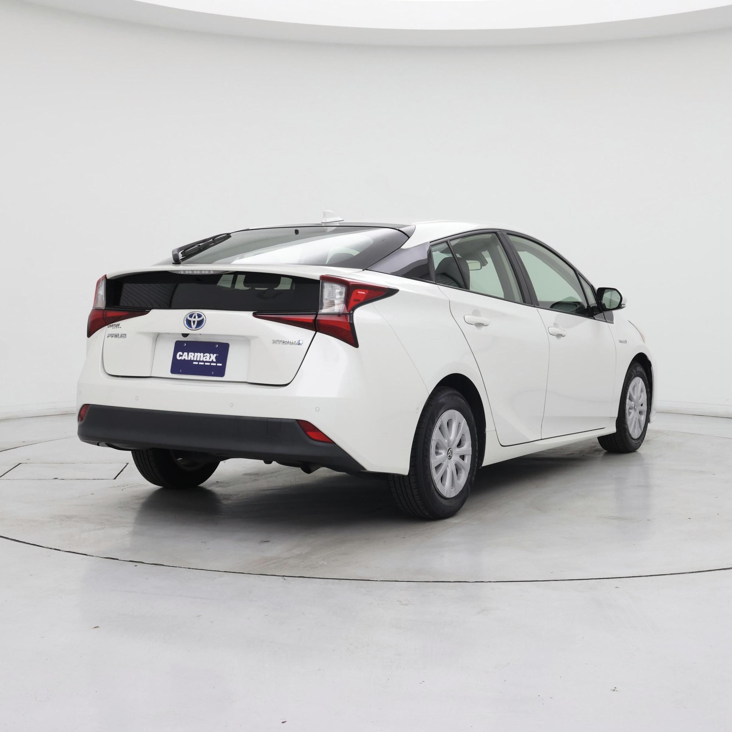 Thumbnail: 2019 Toyota Prius - 8