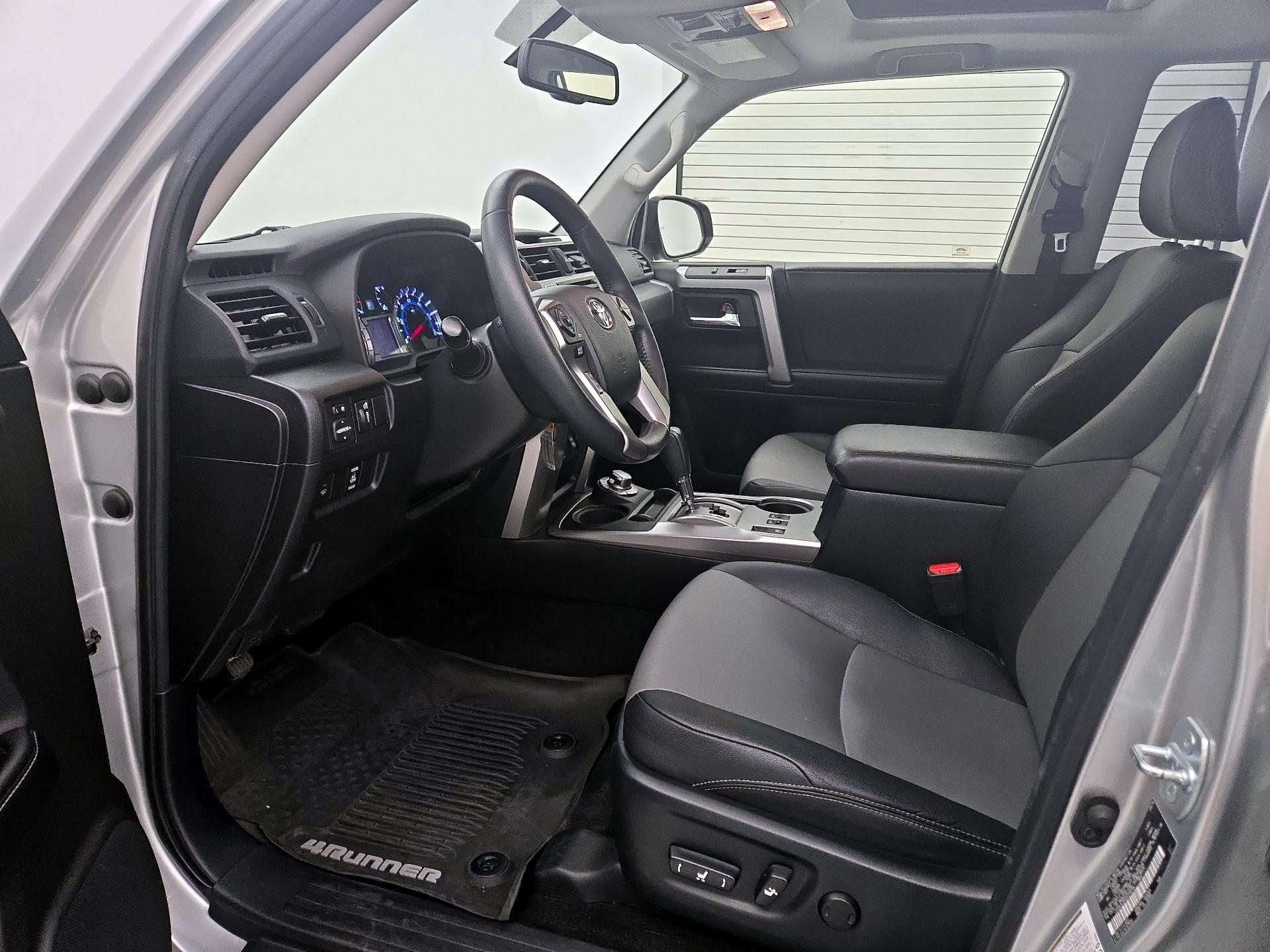Thumbnail: 2016 Toyota 4Runner - 11