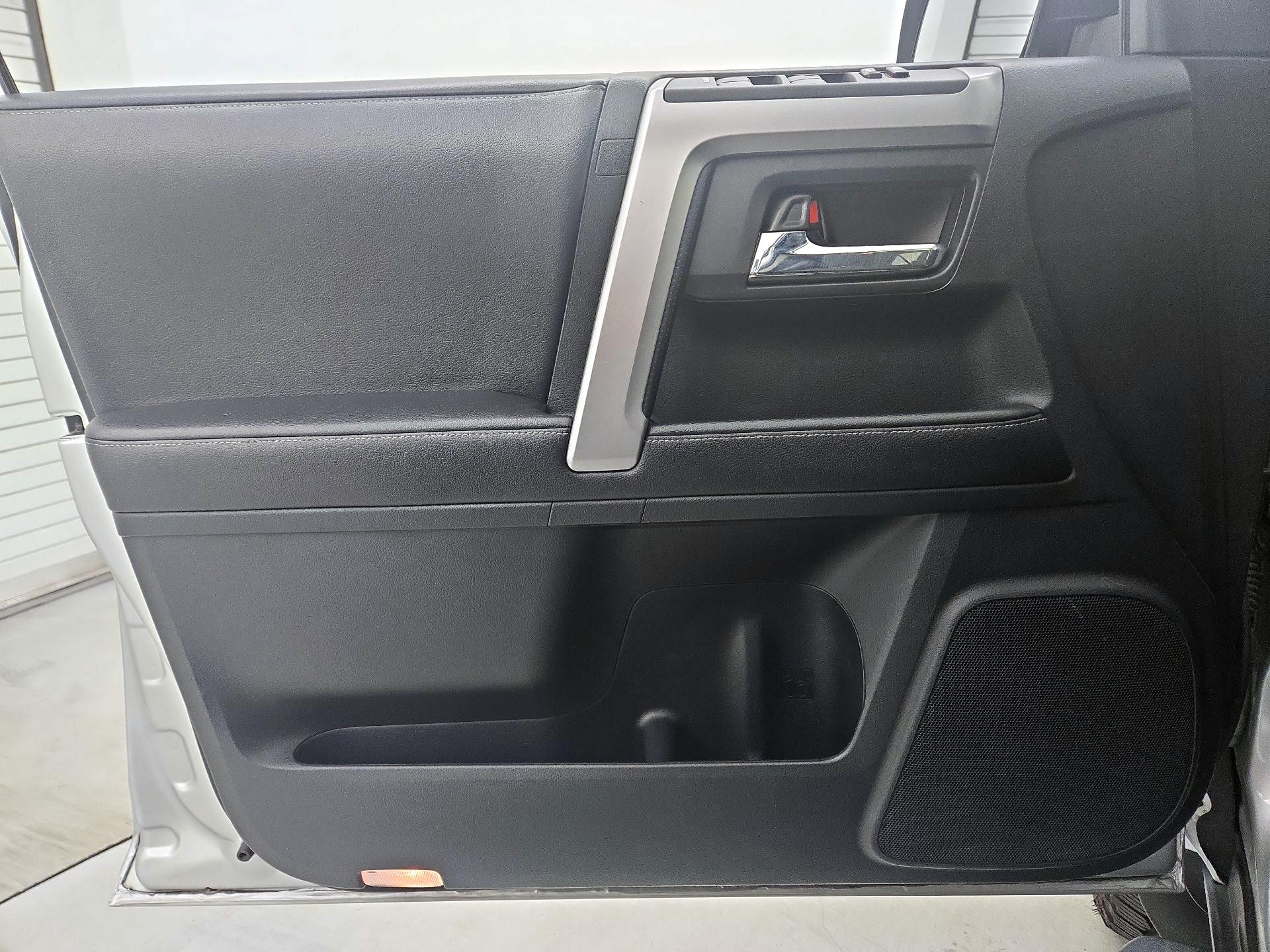 Thumbnail: 2016 Toyota 4Runner - 12