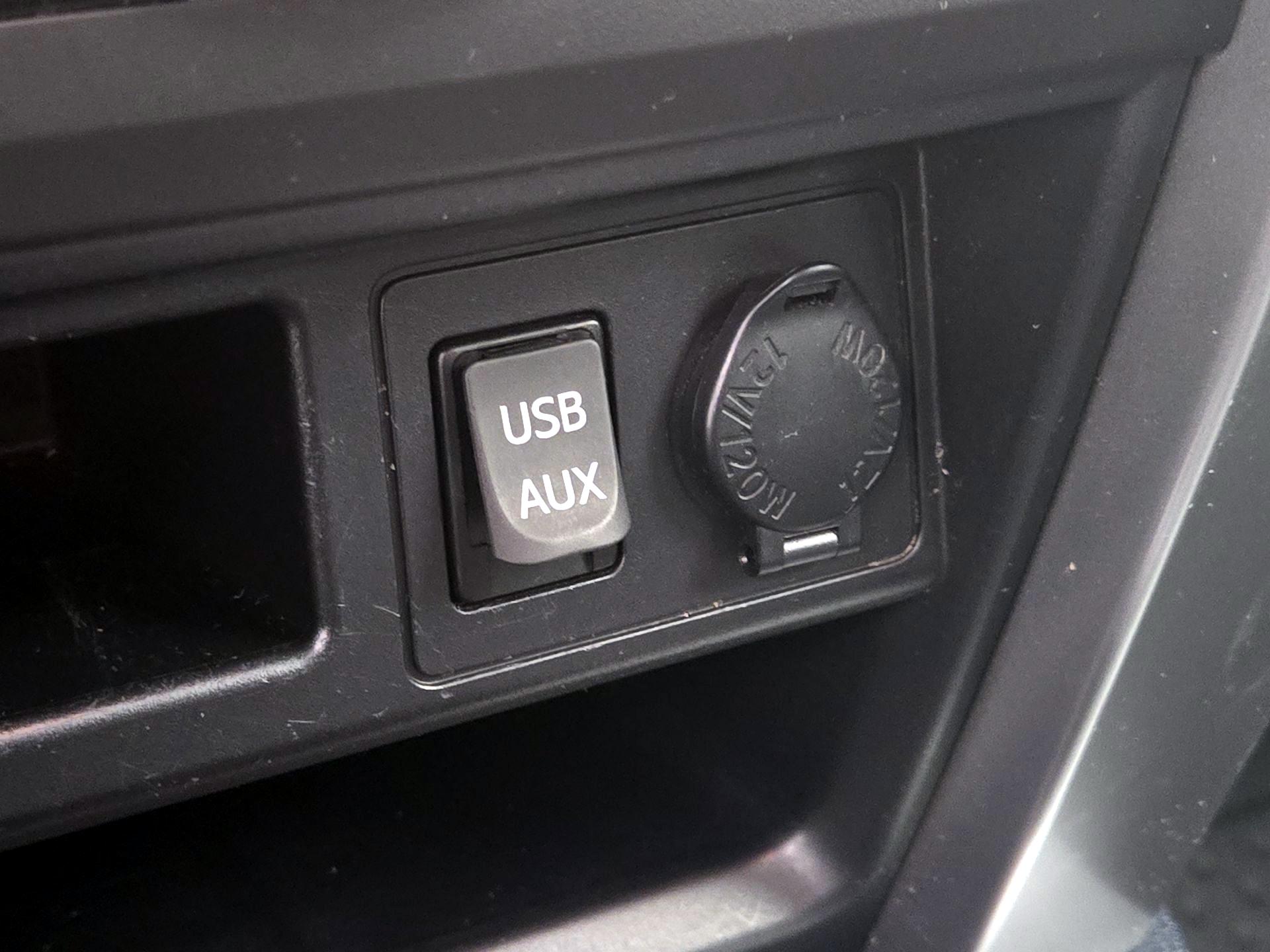 Thumbnail: 2016 Toyota 4Runner - 18