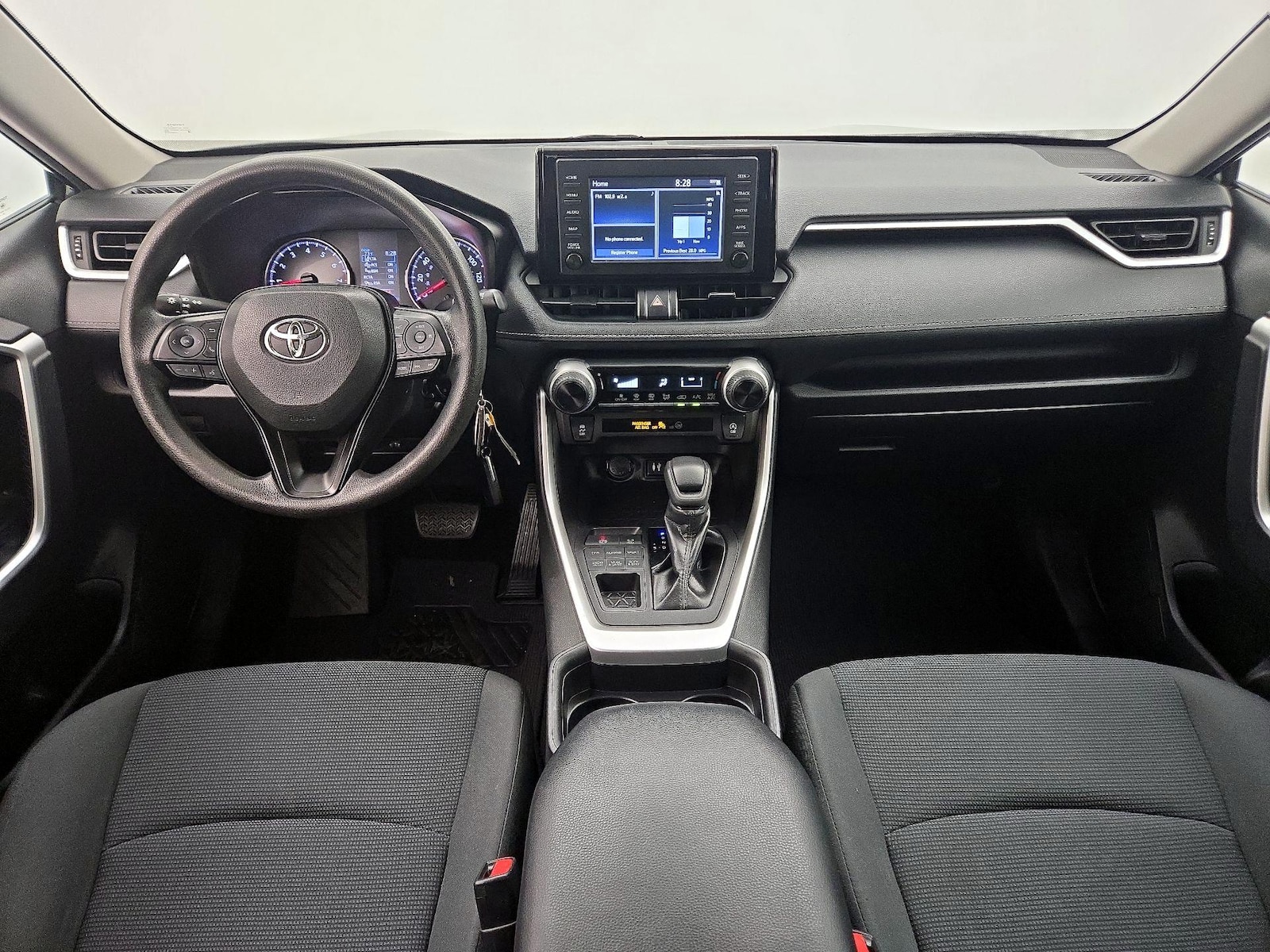 2019 Toyota RAV4 LE - Photo 10