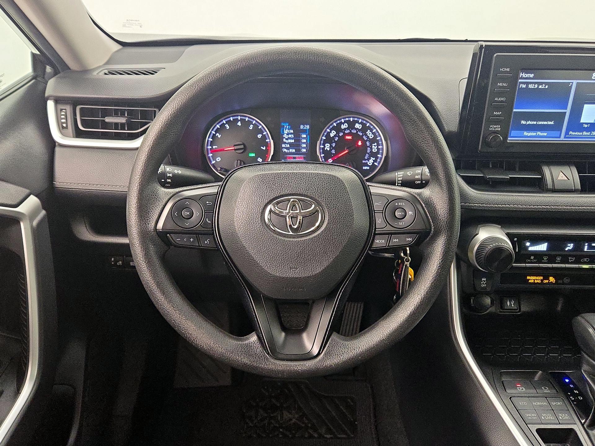 Thumbnail: 2019 Toyota RAV4 - 10