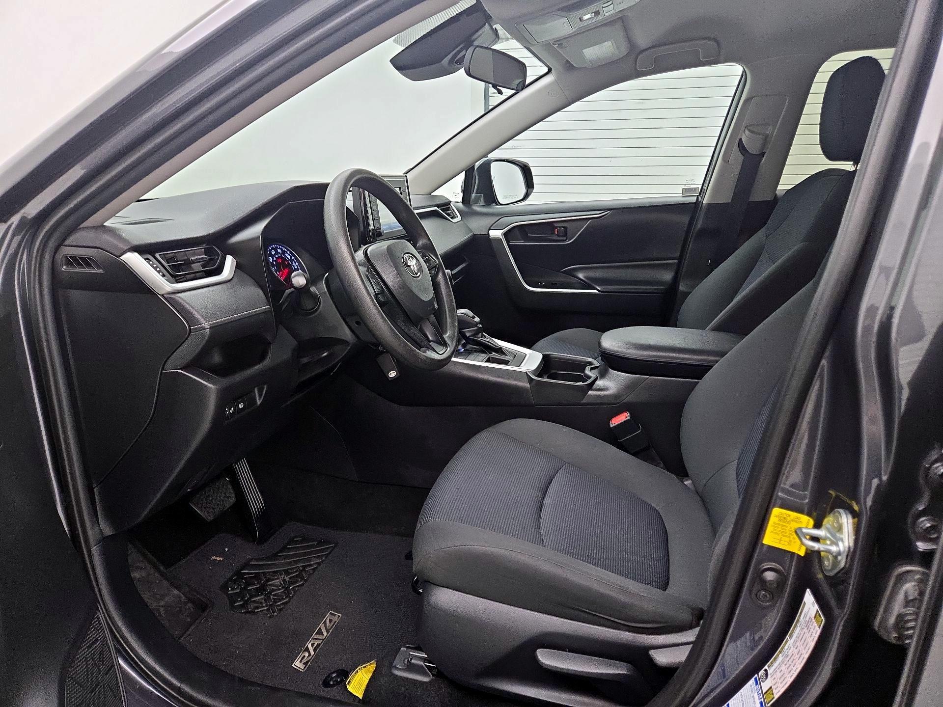 Thumbnail: 2019 Toyota RAV4 - 11