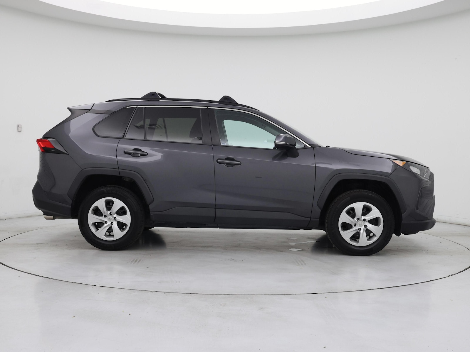 2019 Toyota RAV4 LE - Photo 8