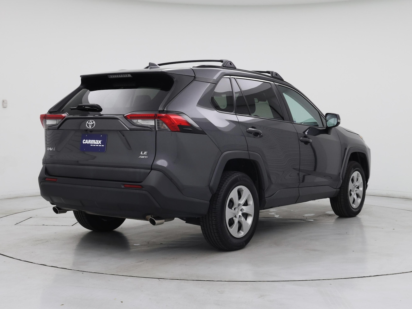 2019 Toyota RAV4 LE - Photo 9