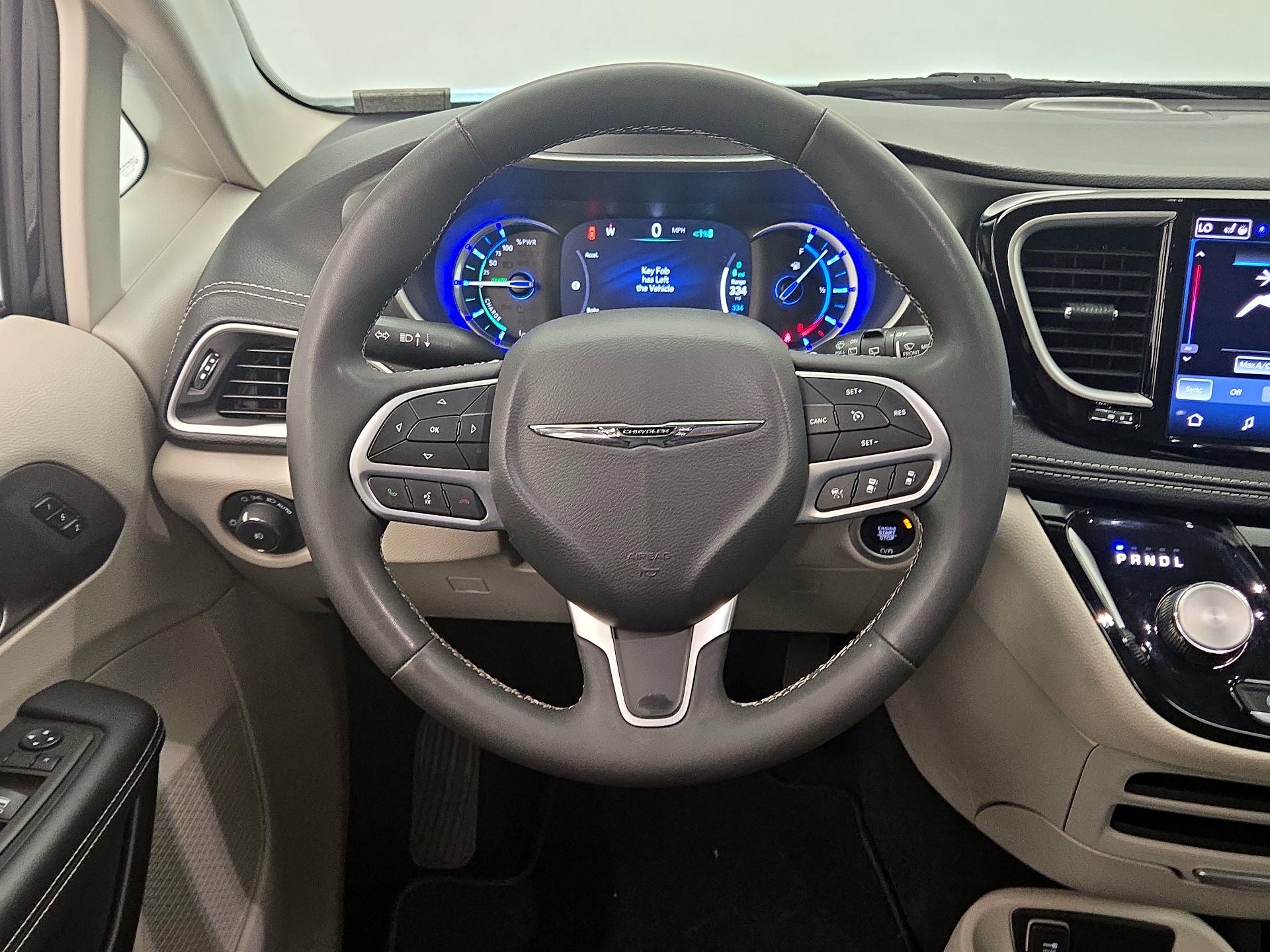 Thumbnail: 2024 Chrysler Pacifica - 10