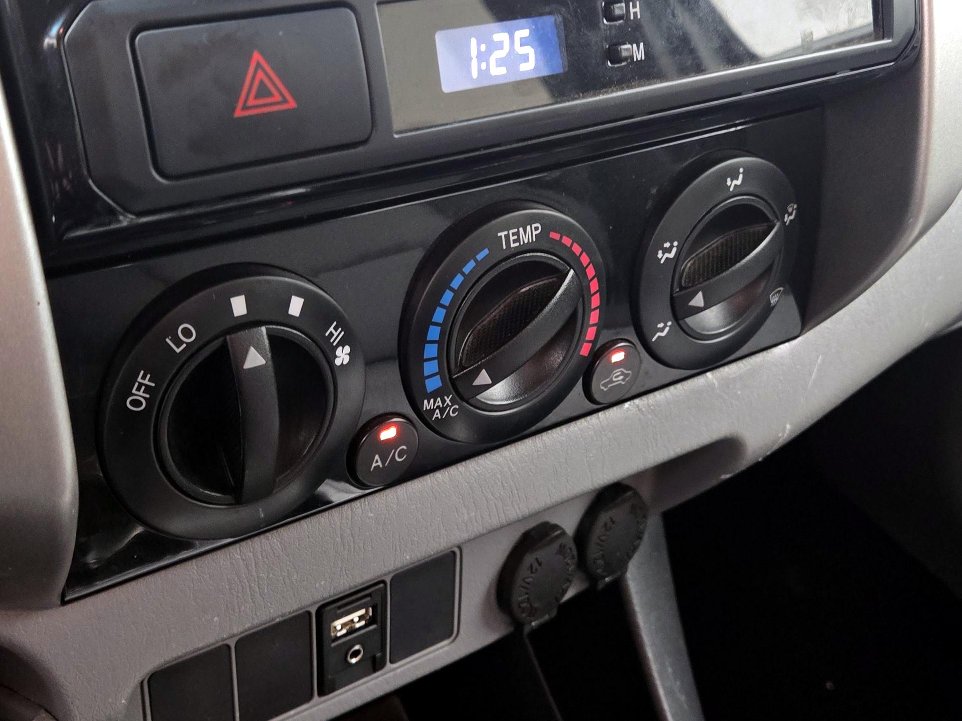 Thumbnail: 2014 Toyota Tacoma - 15