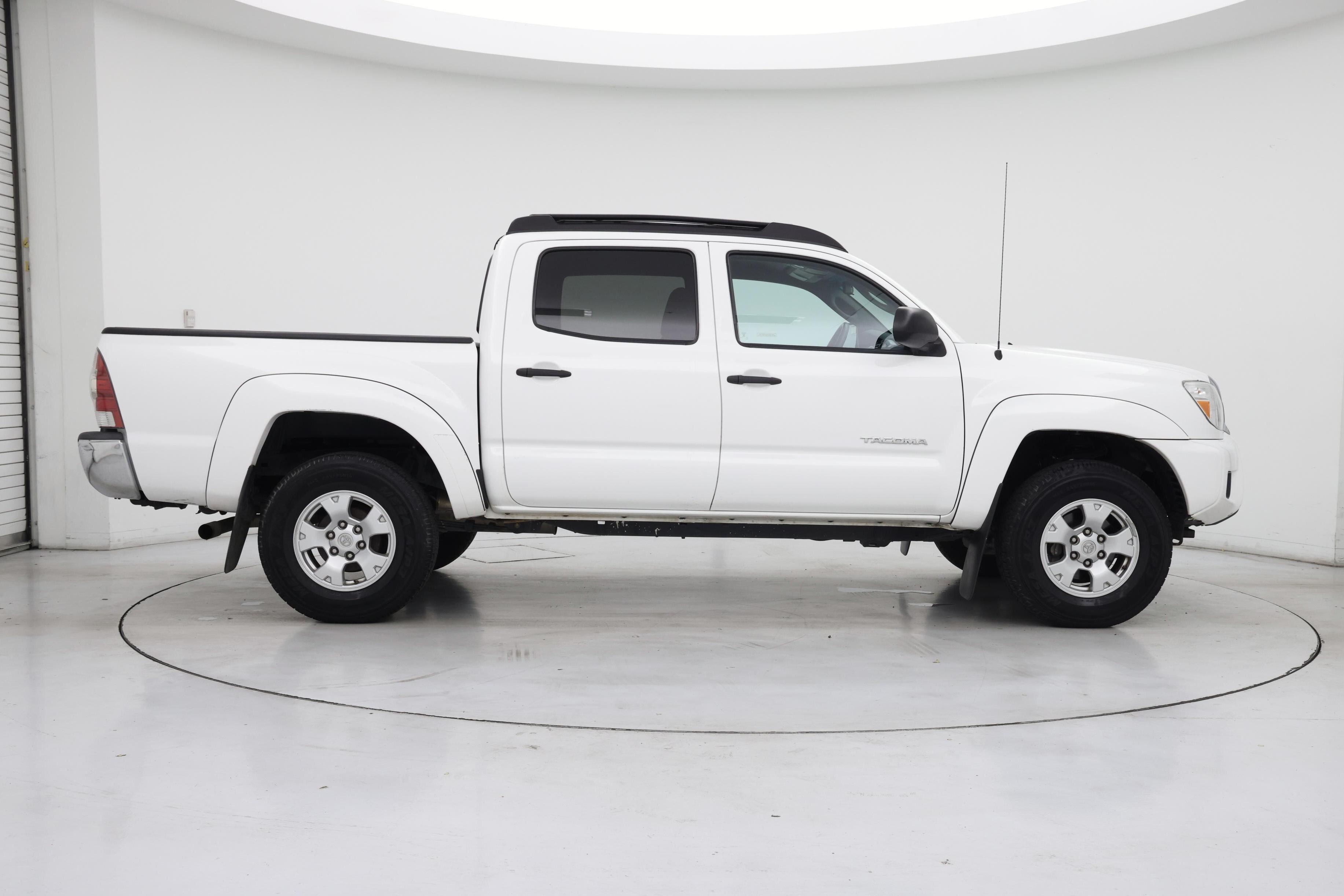 Thumbnail: 2014 Toyota Tacoma - 7