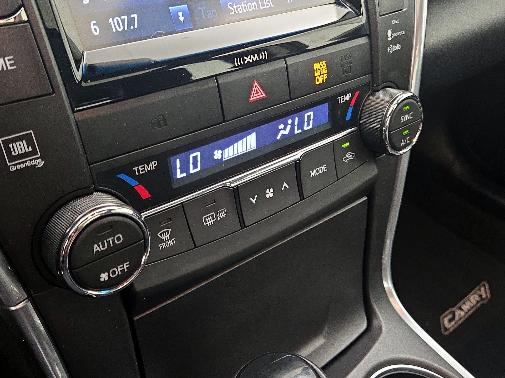 Thumbnail: 2016 Toyota Camry - 16
