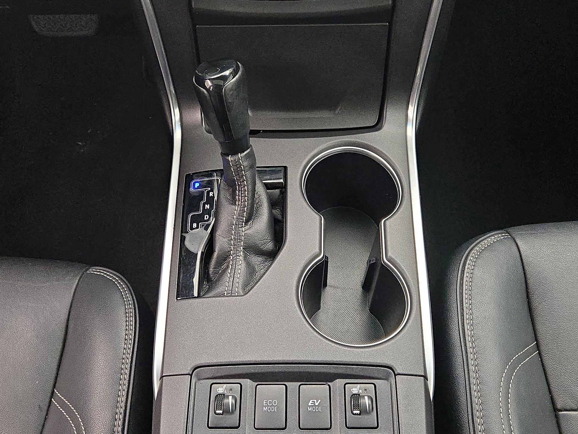 Thumbnail: 2016 Toyota Camry - 17