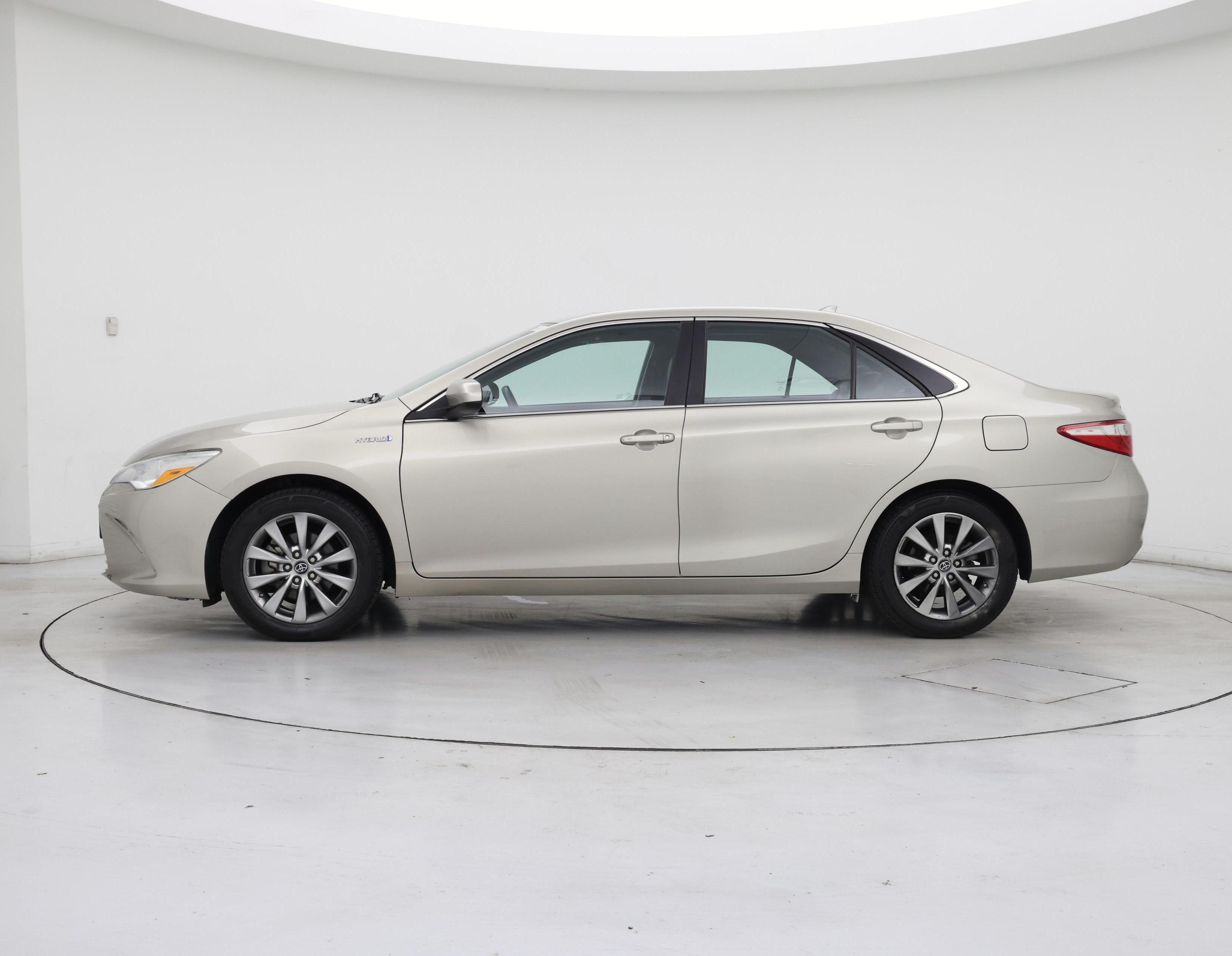 Thumbnail: 2016 Toyota Camry - 3