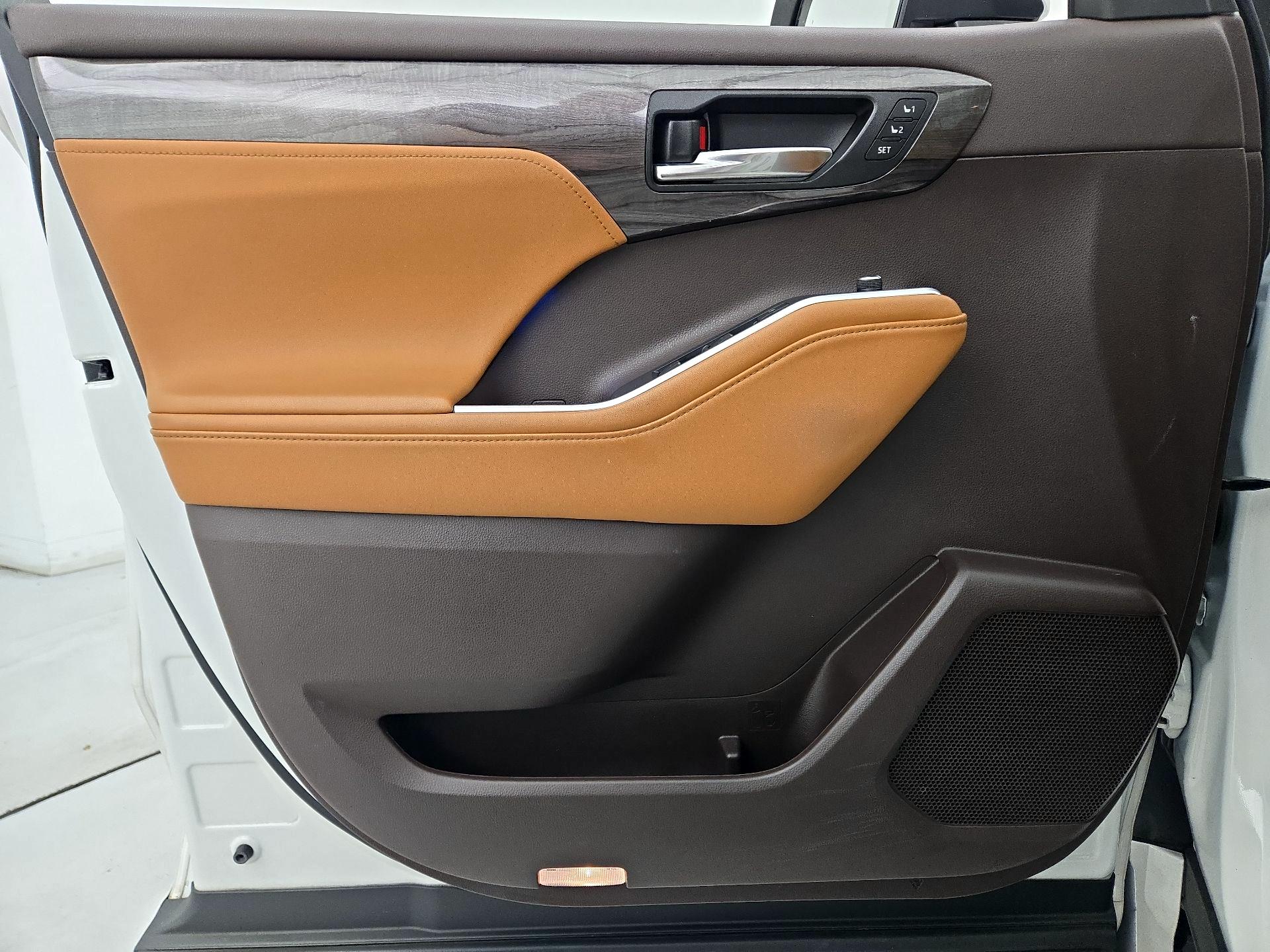 Thumbnail: 2021 Toyota Highlander - 12