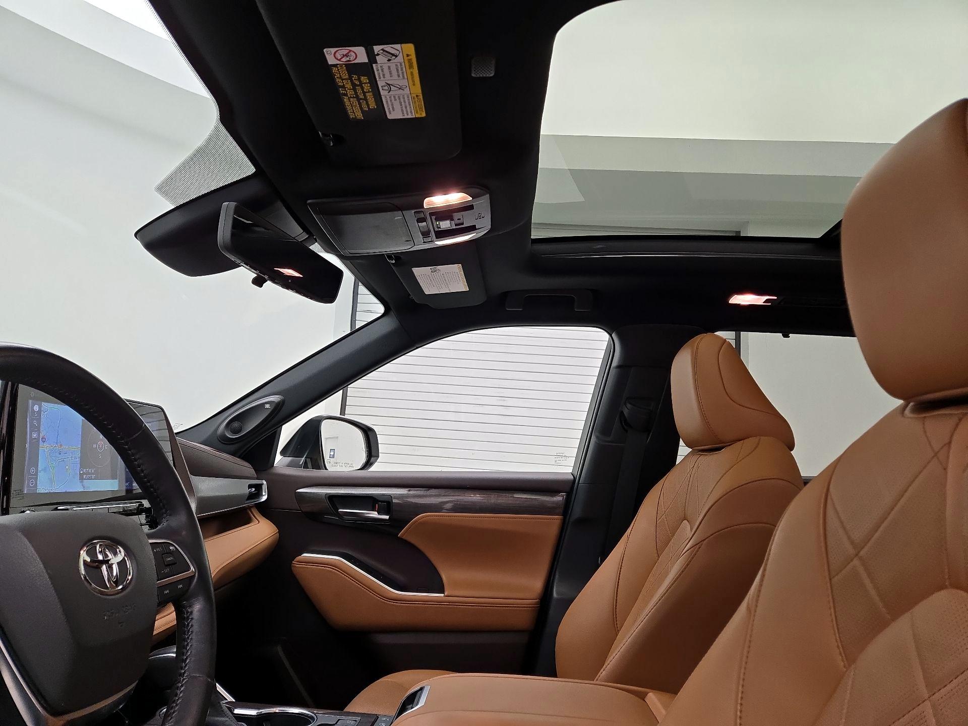 Thumbnail: 2021 Toyota Highlander - 20