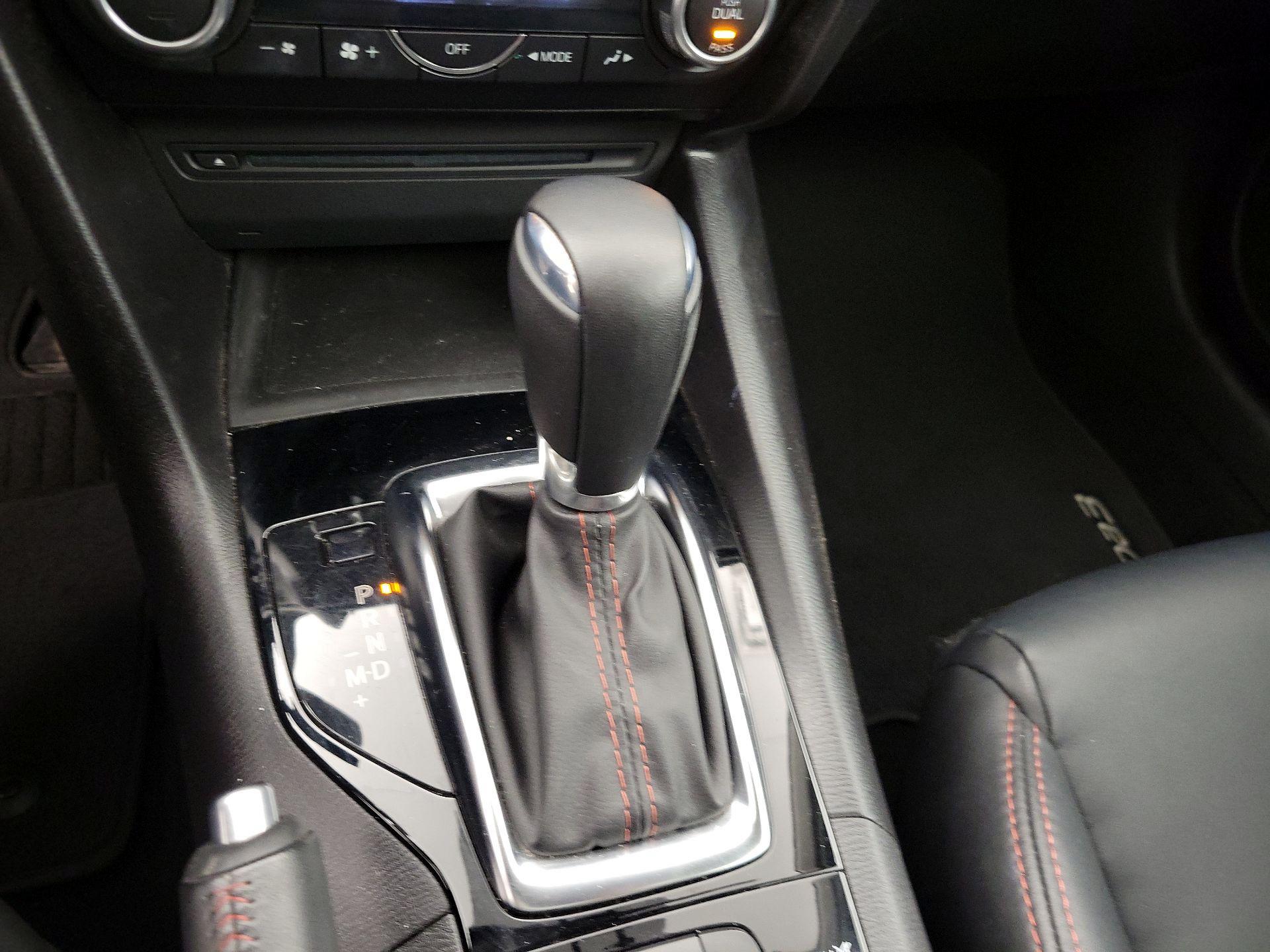Thumbnail: 2016 Mazda Mazda3 - 18