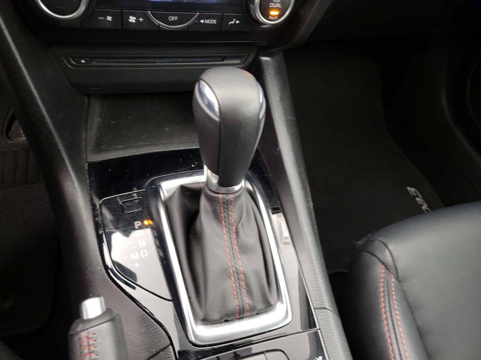 2016 Mazda MAZDA3 i Grand Touring - Photo 19