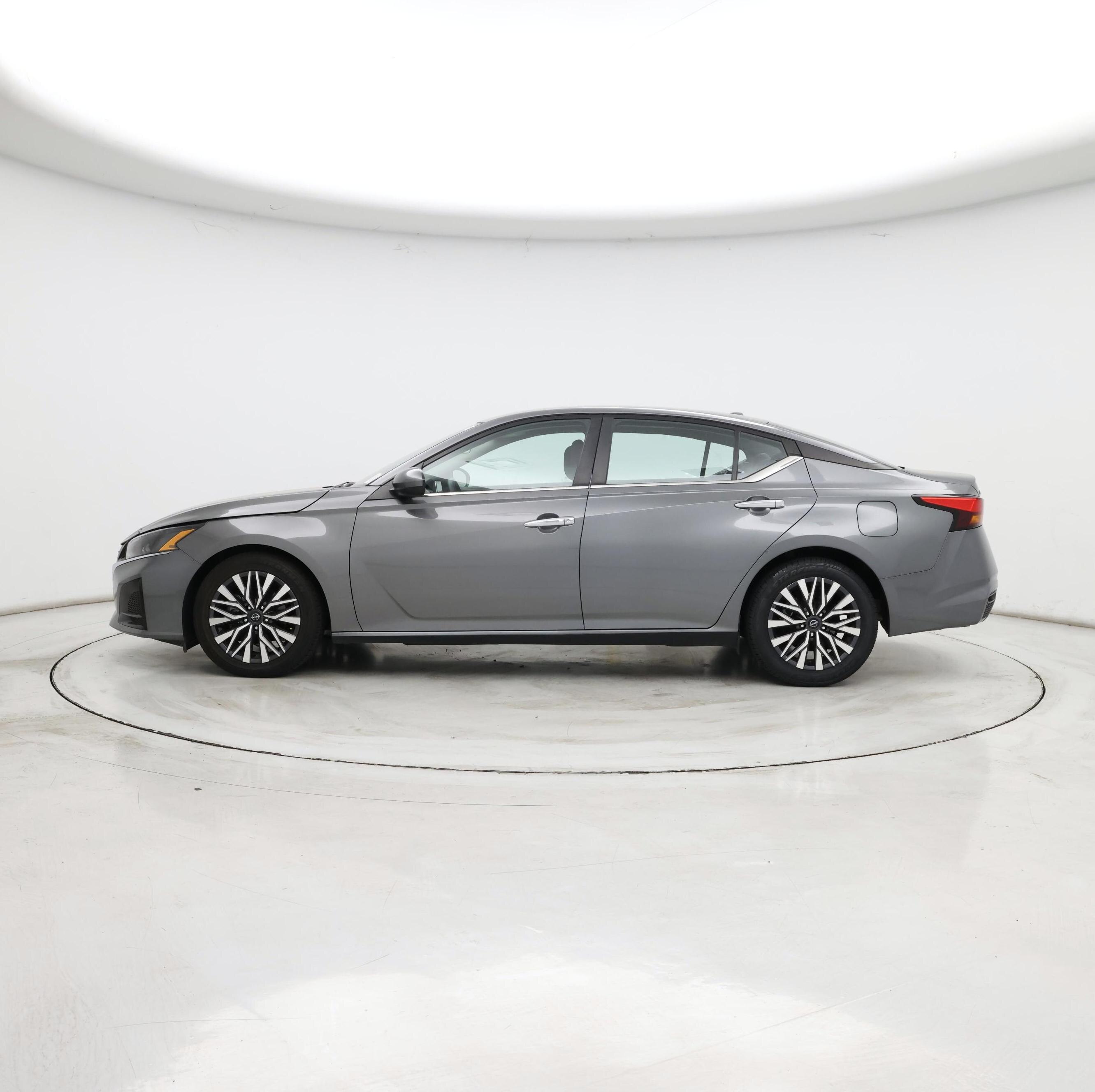 Thumbnail: 2023 Nissan Altima - 3