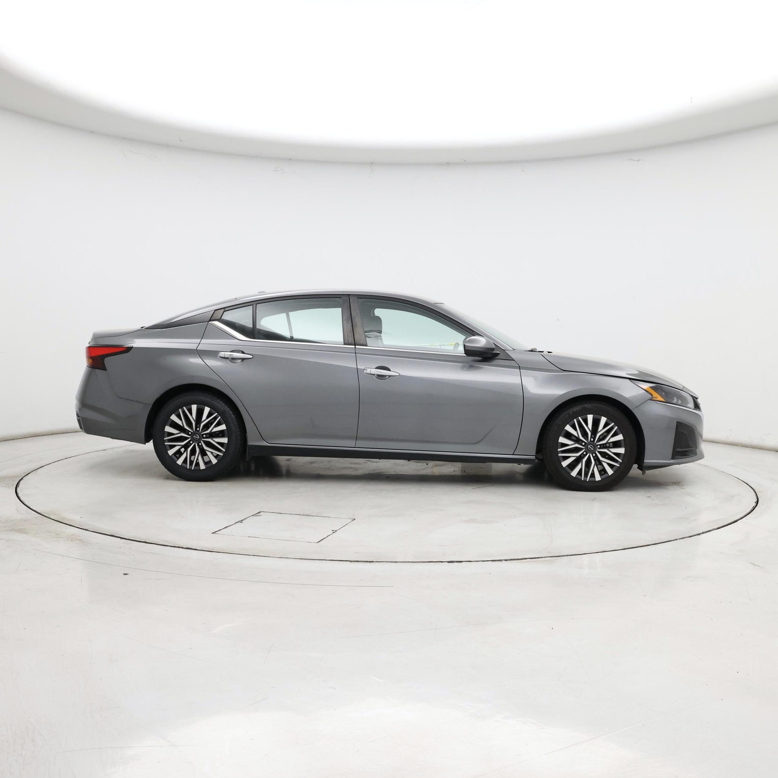 Thumbnail: 2023 Nissan Altima - 7