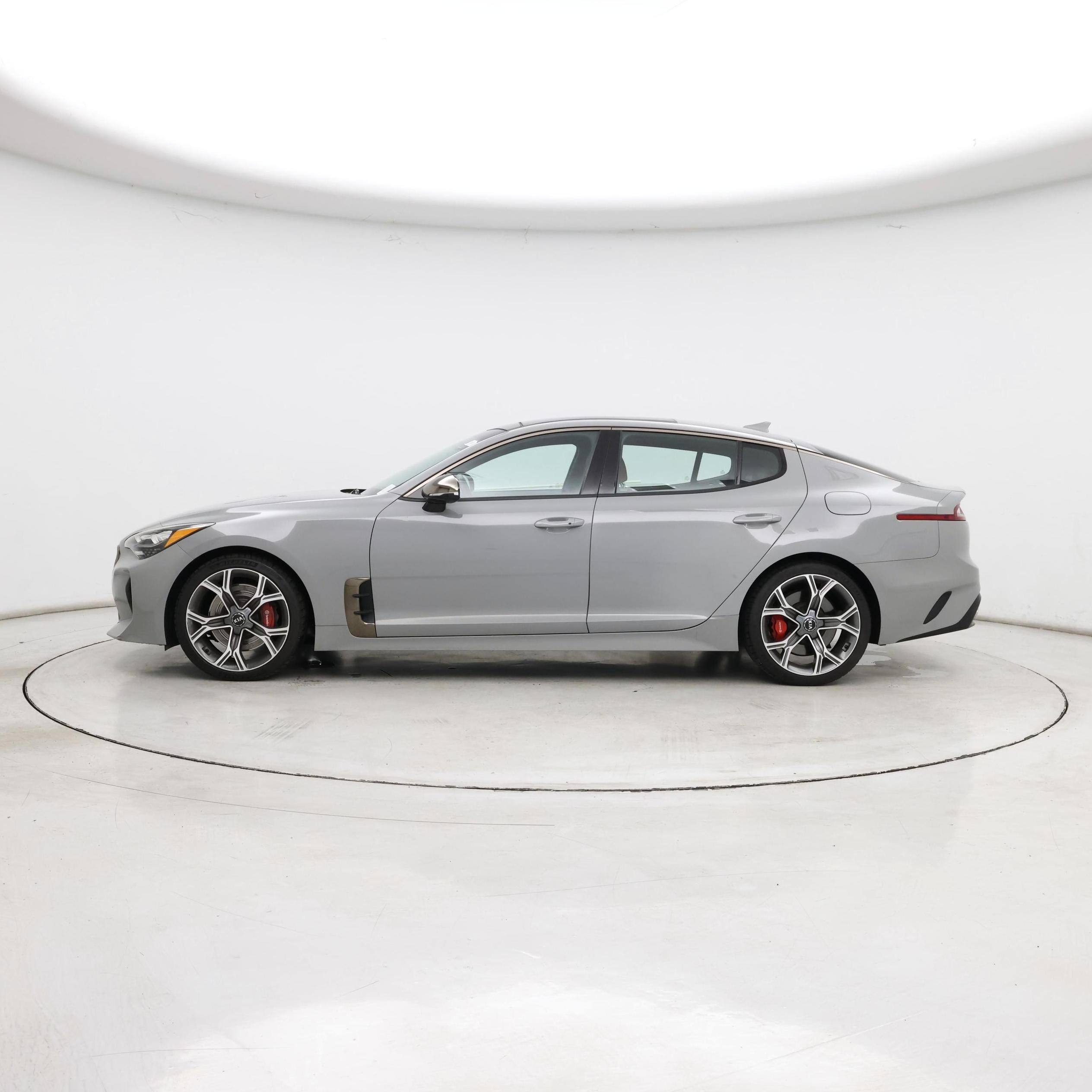 Thumbnail: 2021 Kia Stinger - 3