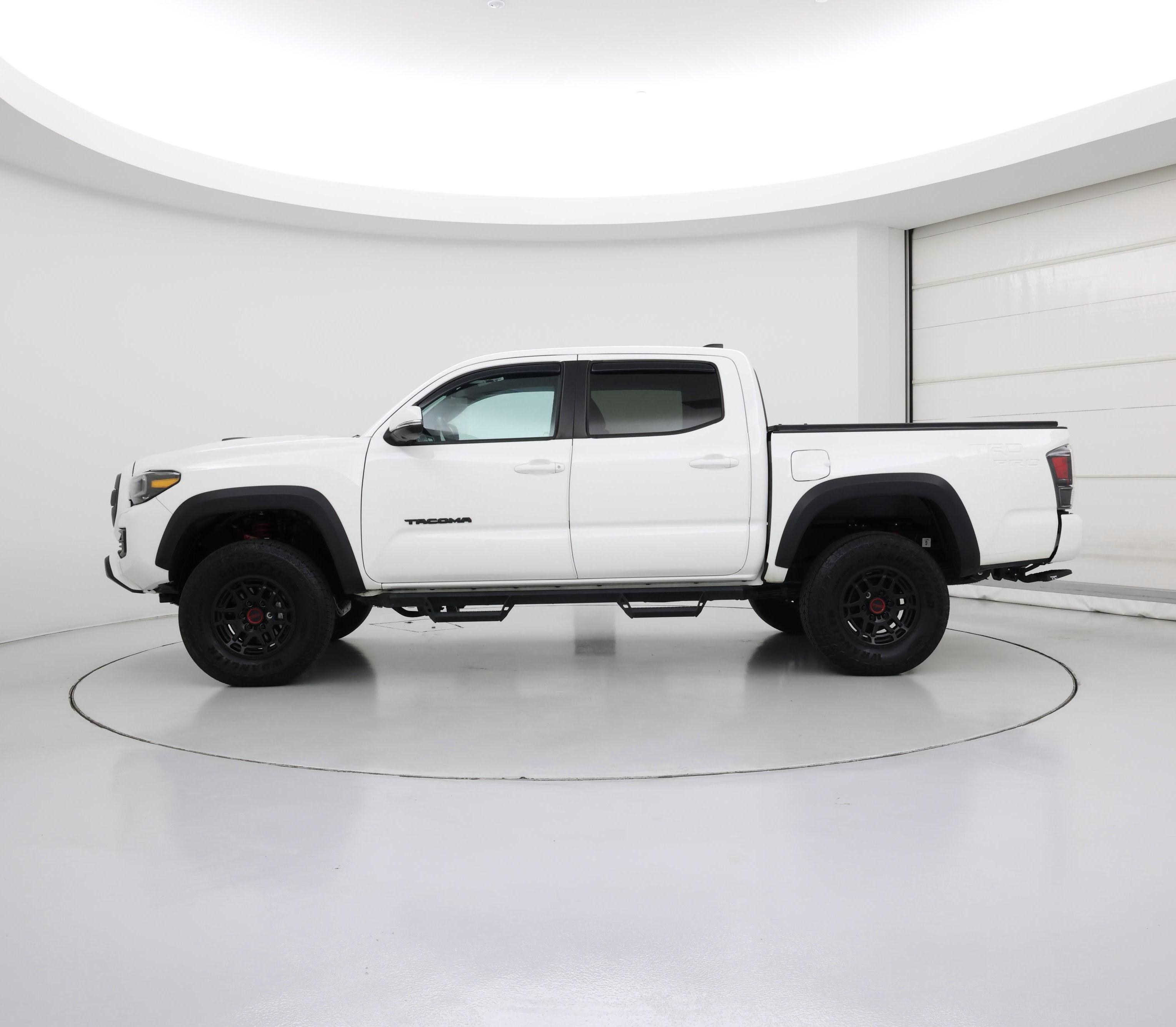 Thumbnail: 2023 Toyota Tacoma - 3