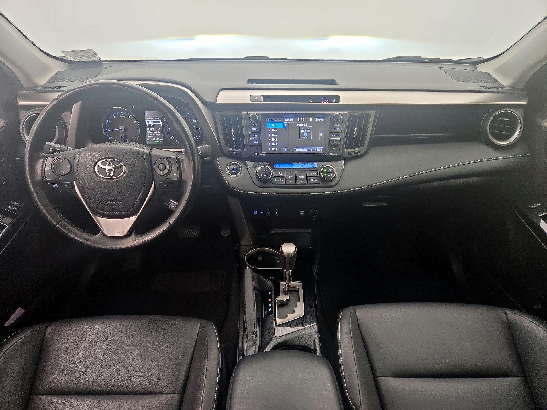 Thumbnail: 2018 Toyota RAV4 - 9